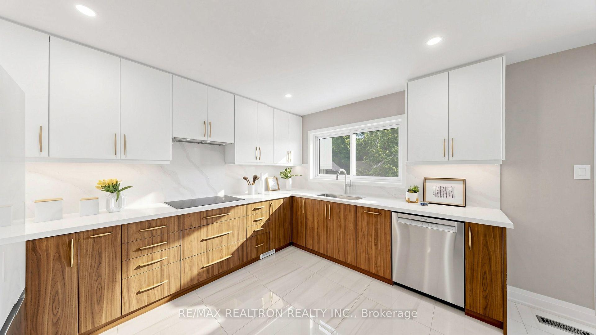 Photo 13 of 41 Beardmore Crescent, North York, Bayview Woods-Steeles — HOMEH