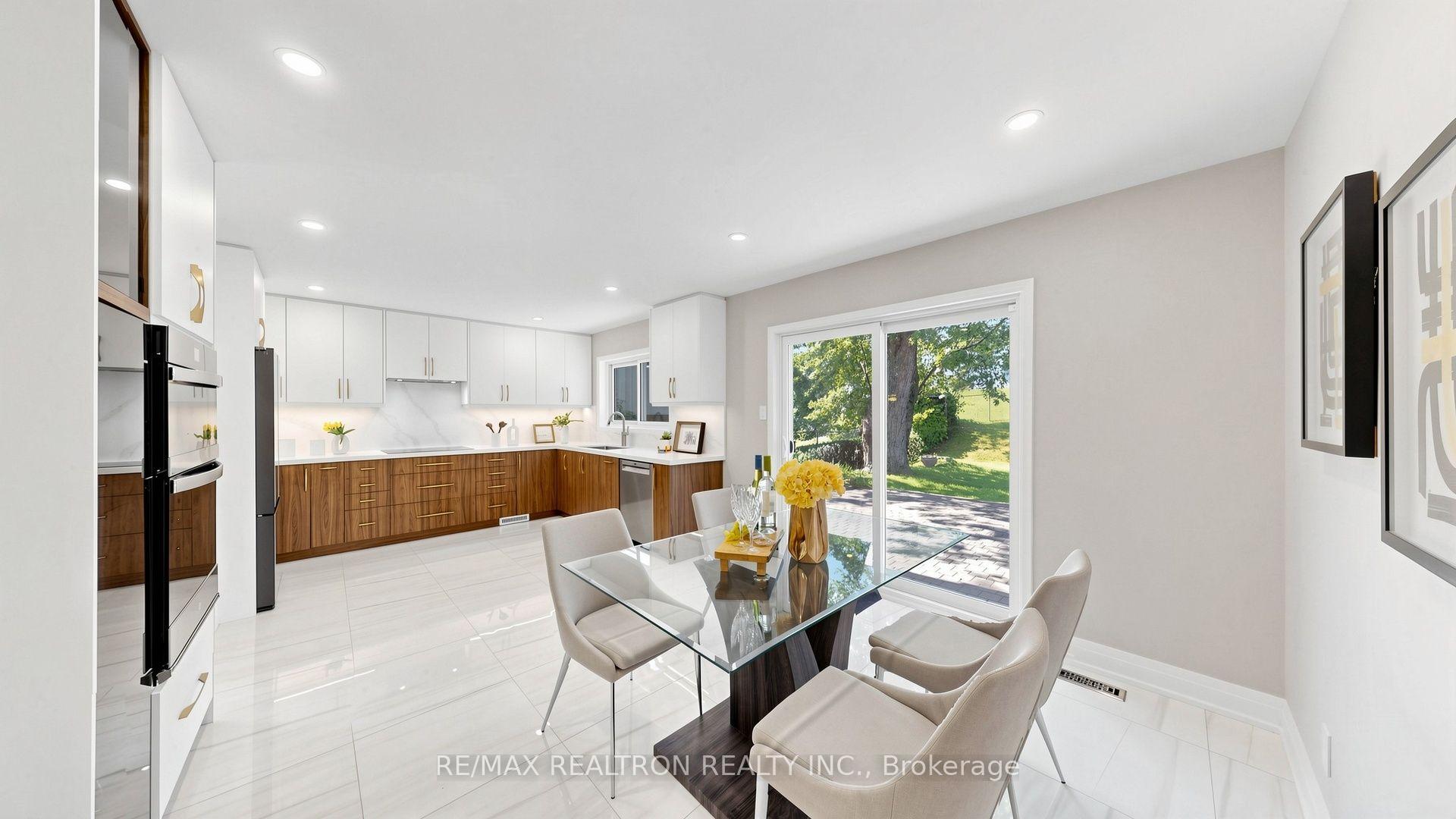 Photo 16 of 41 Beardmore Crescent, North York, Bayview Woods-Steeles — HOMEH