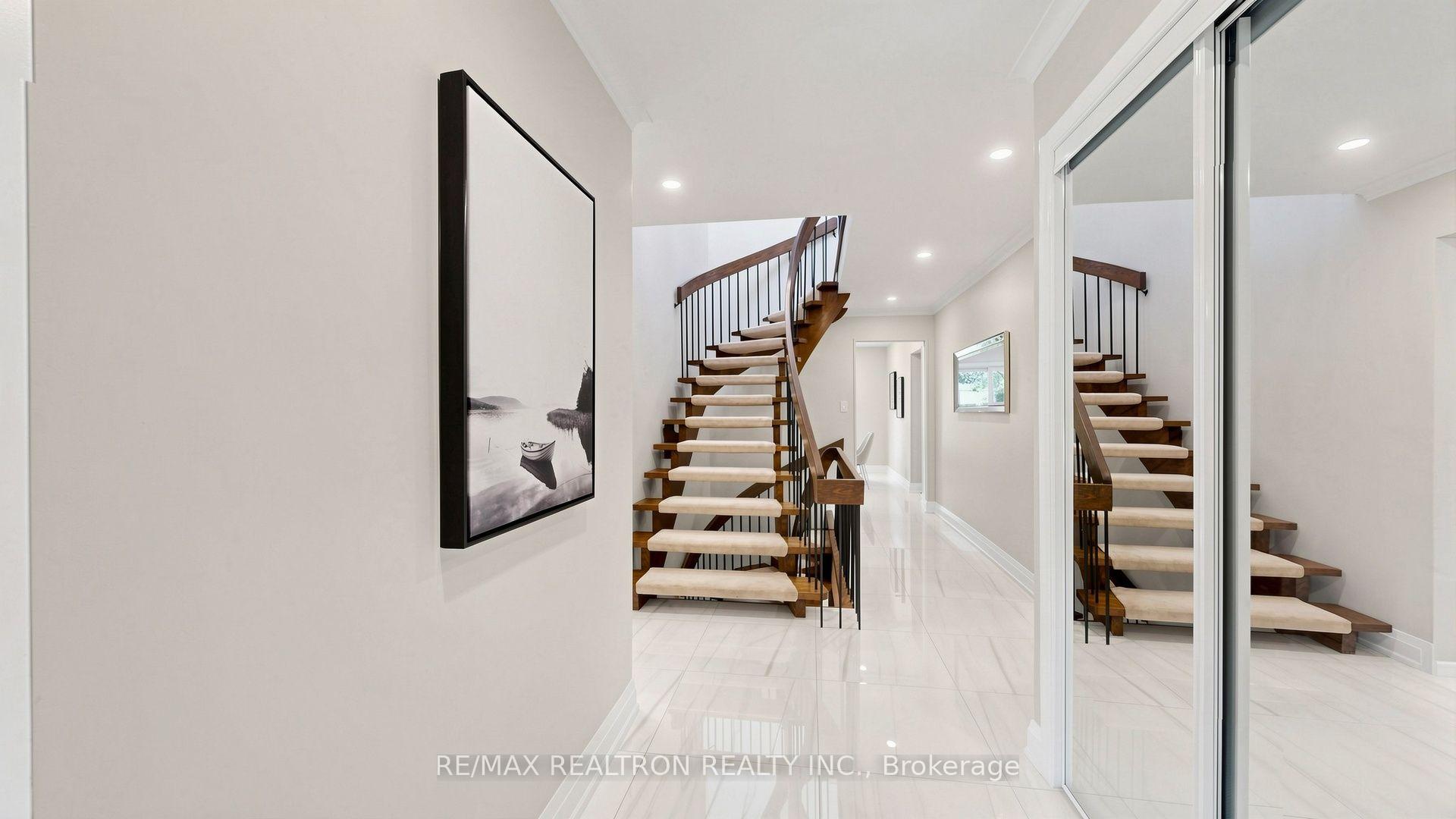 Photo 19 of 41 Beardmore Crescent, North York, Bayview Woods-Steeles — HOMEH