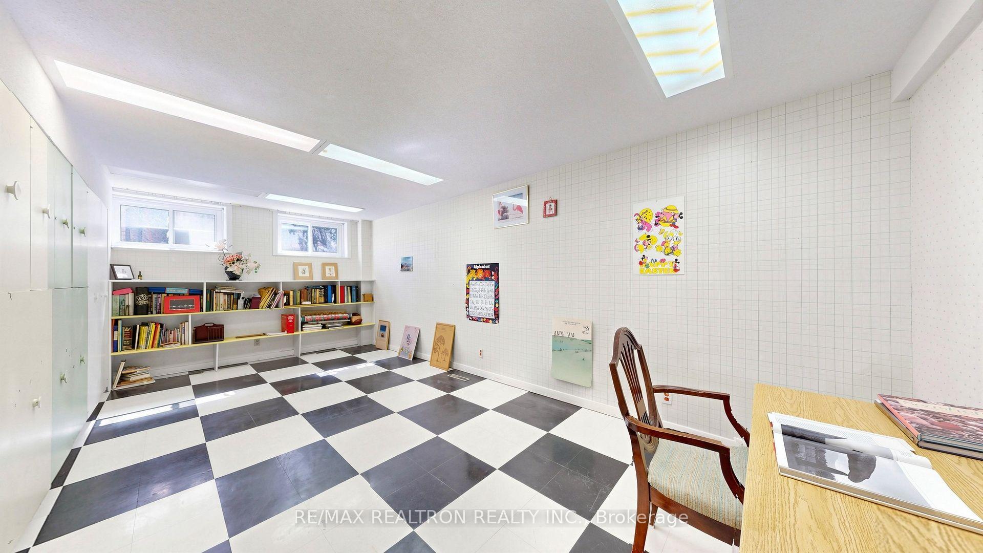 Photo 39 of 41 Beardmore Crescent, North York, Bayview Woods-Steeles — HOMEH