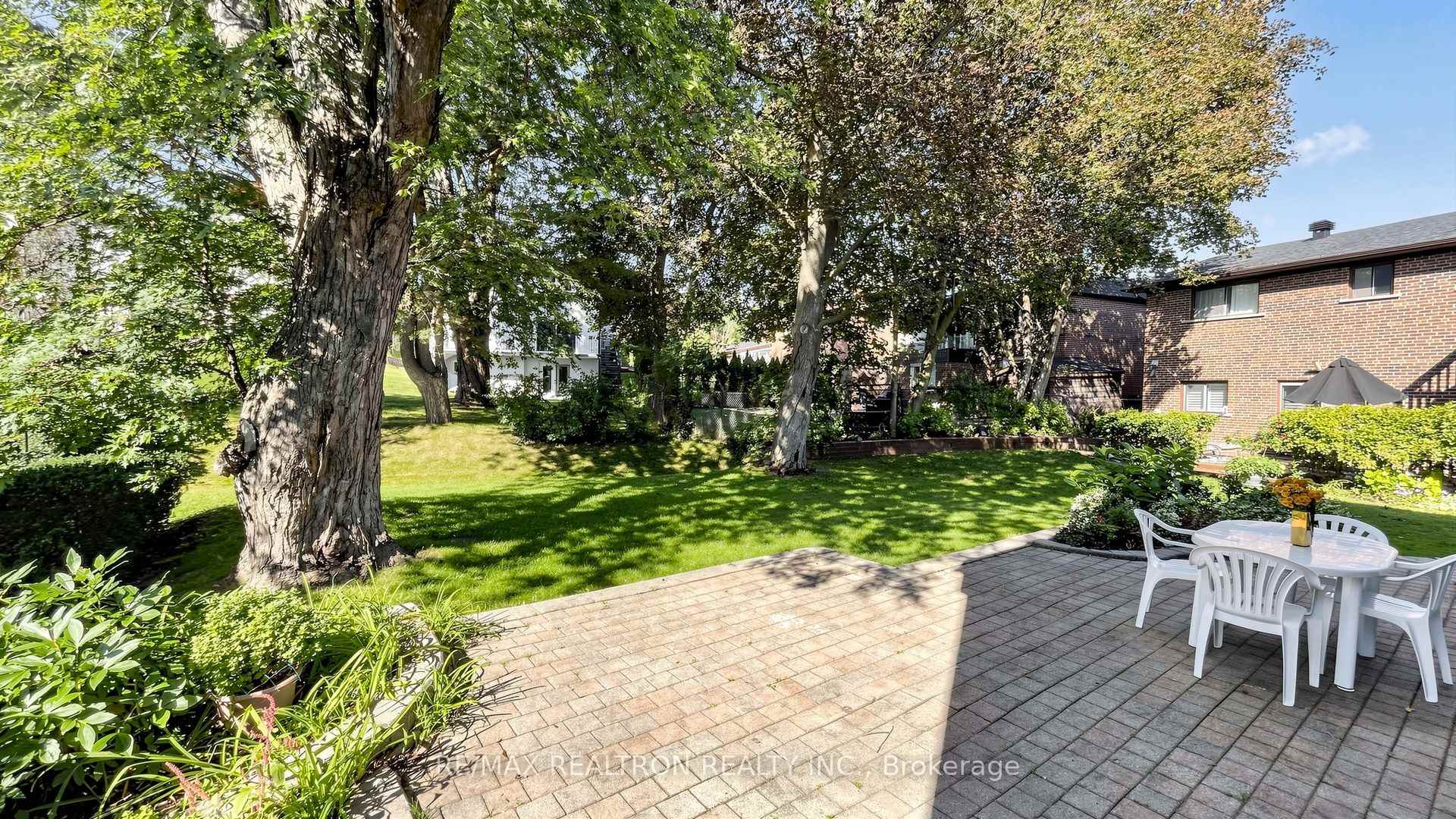Photo 44 of 41 Beardmore Crescent, North York, Bayview Woods-Steeles — HOMEH