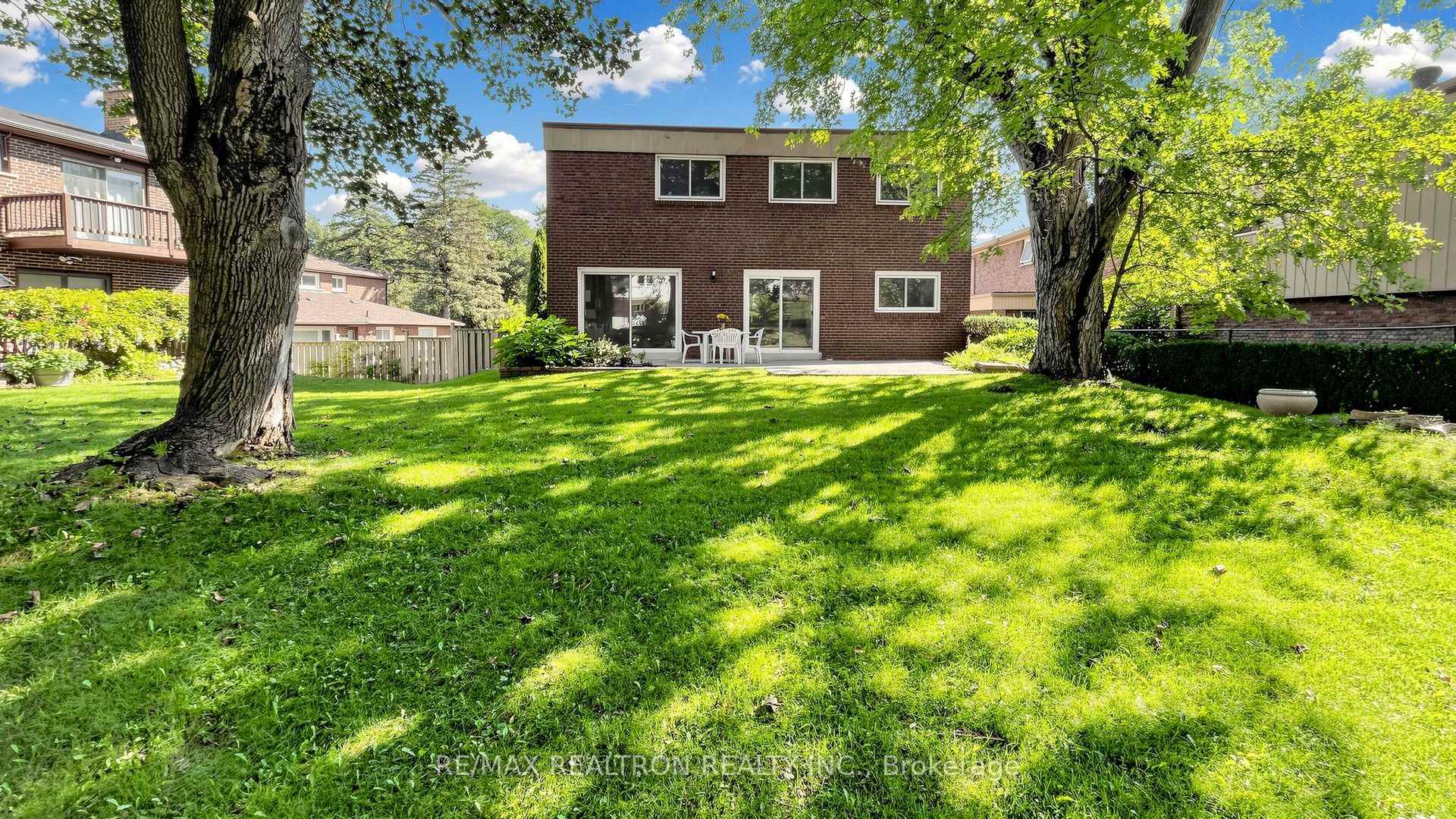 Photo 46 of 41 Beardmore Crescent, North York, Bayview Woods-Steeles — HOMEH