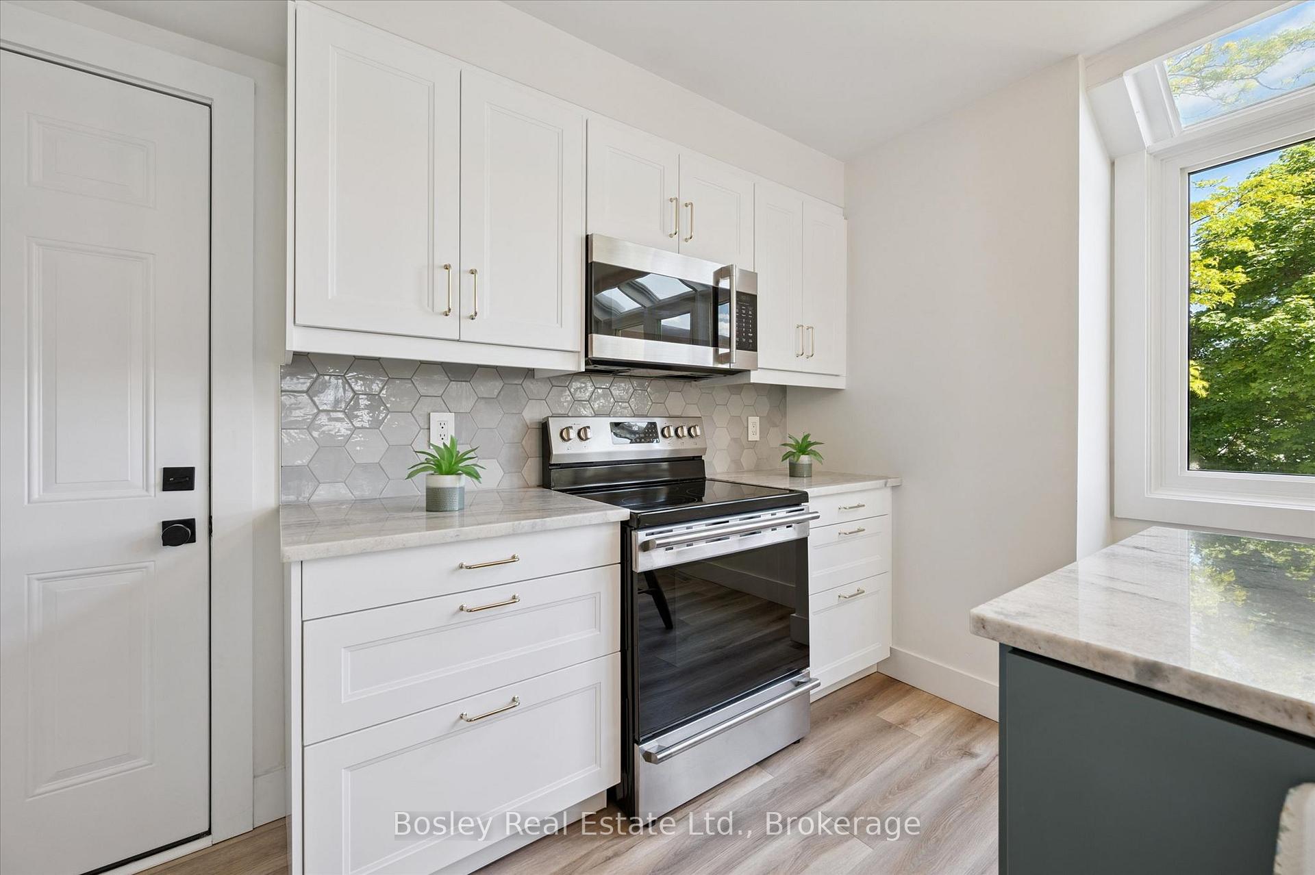 Photo 8 of 52 Stirling MacGregor Drive, Cambridge, St Andrews/Southwood — HOMEH