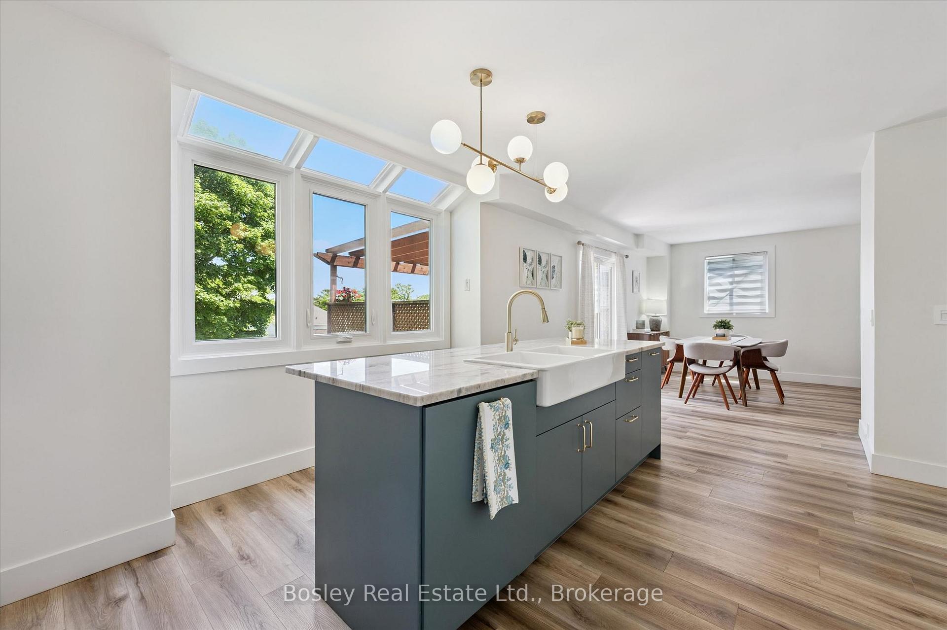 Photo 9 of 52 Stirling MacGregor Drive, Cambridge, St Andrews/Southwood — HOMEH
