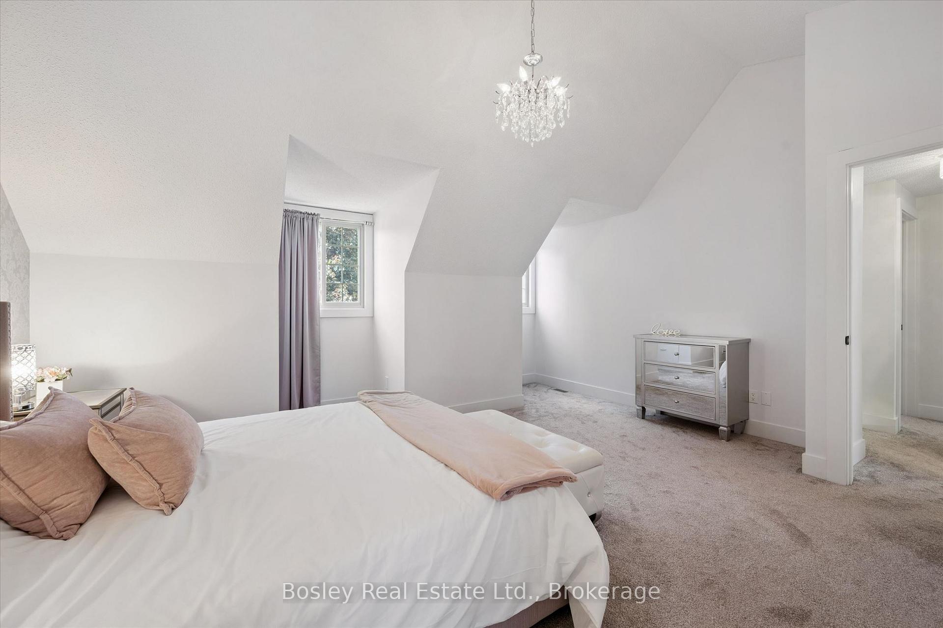 Photo 16 of 52 Stirling MacGregor Drive, Cambridge, St Andrews/Southwood — HOMEH