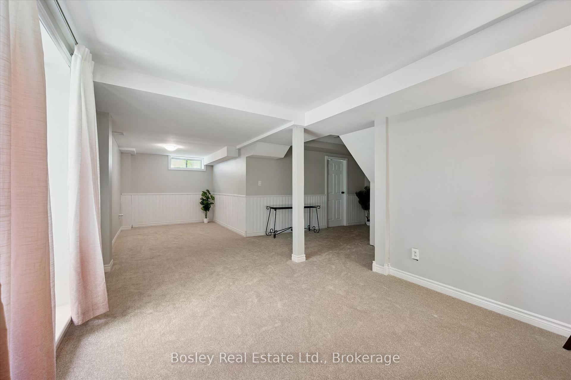 Photo 24 of 52 Stirling MacGregor Drive, Cambridge, St Andrews/Southwood — HOMEH