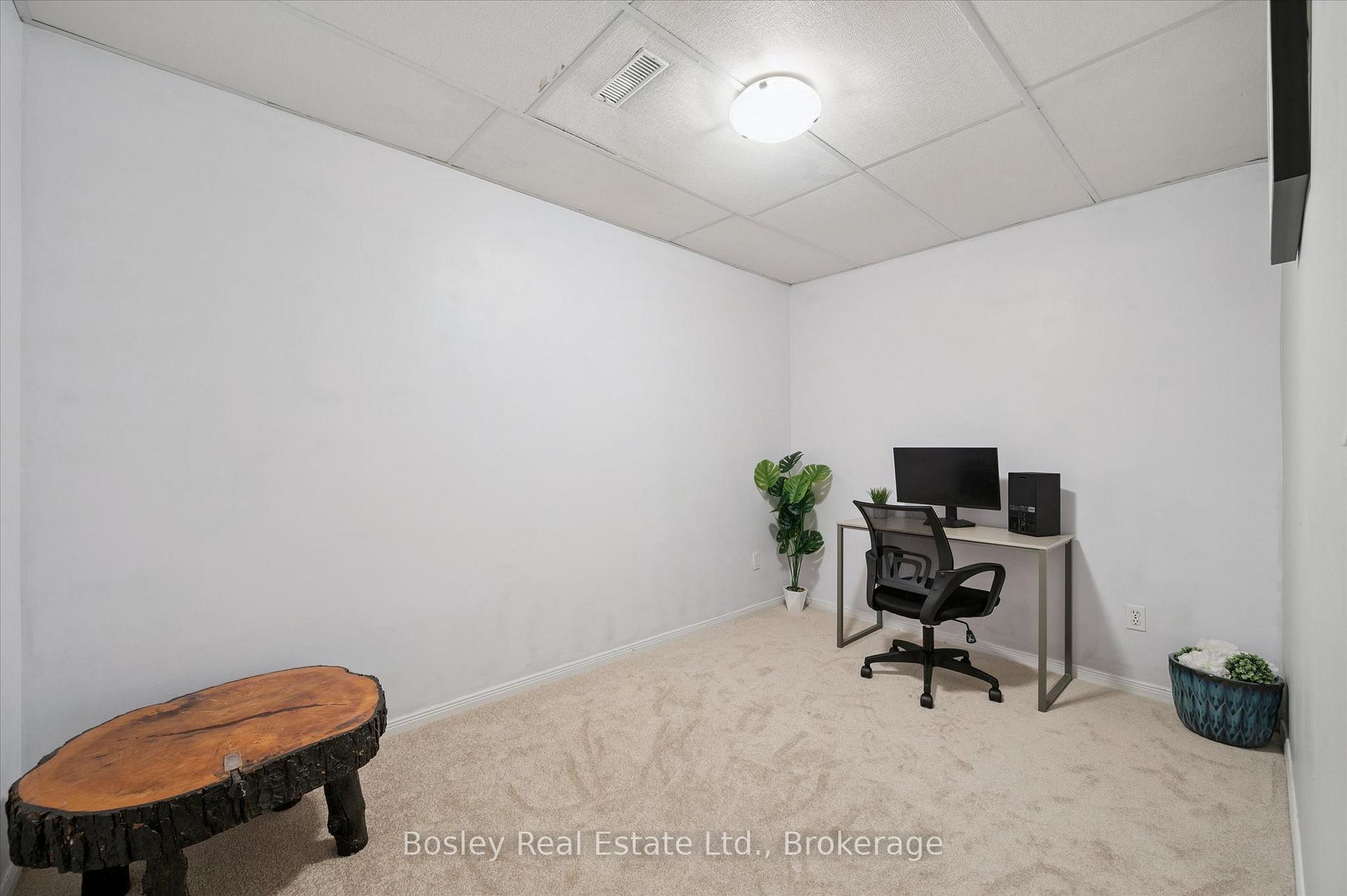 Photo 27 of 52 Stirling MacGregor Drive, Cambridge, St Andrews/Southwood — HOMEH