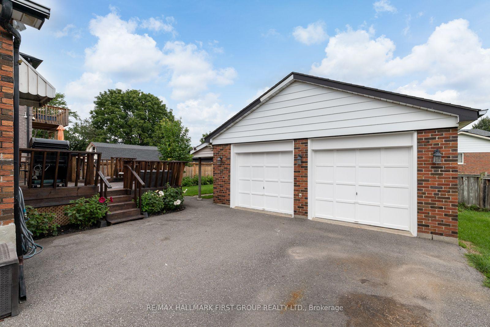 Photo 37 of 205 Farewell Street, Oshawa, Donevan — HOMEH