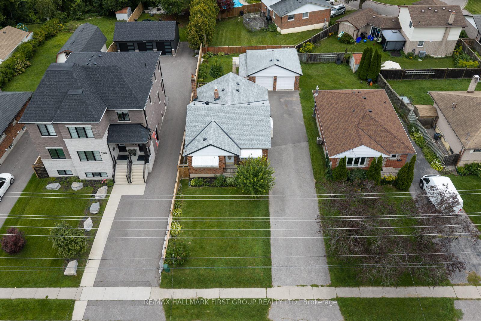 Photo 44 of 205 Farewell Street, Oshawa, Donevan — HOMEH