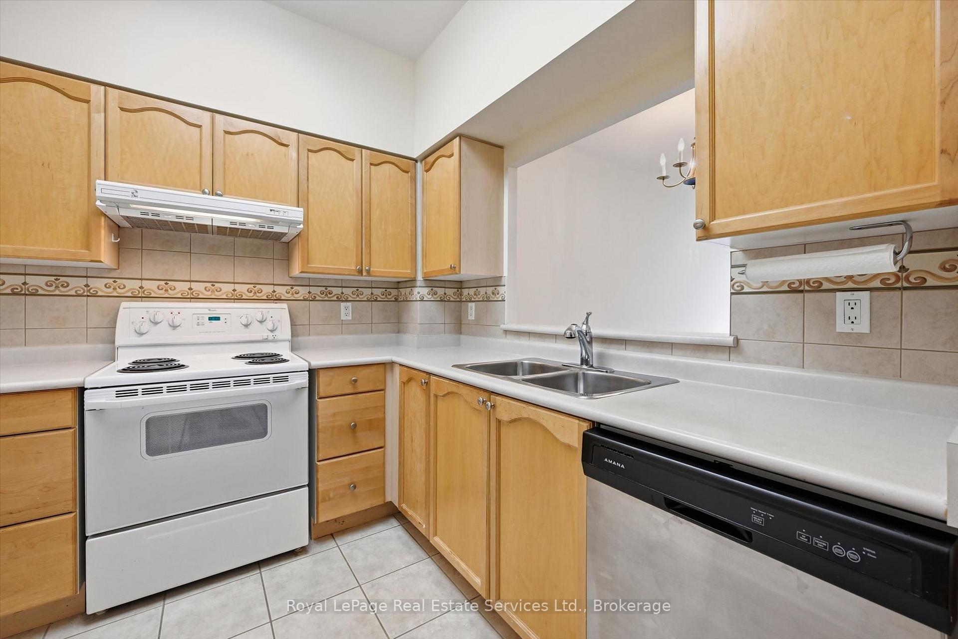 Photo 3 of Unit 1510, 100 Burloak Drive, Burlington, Appleby — HOMEH