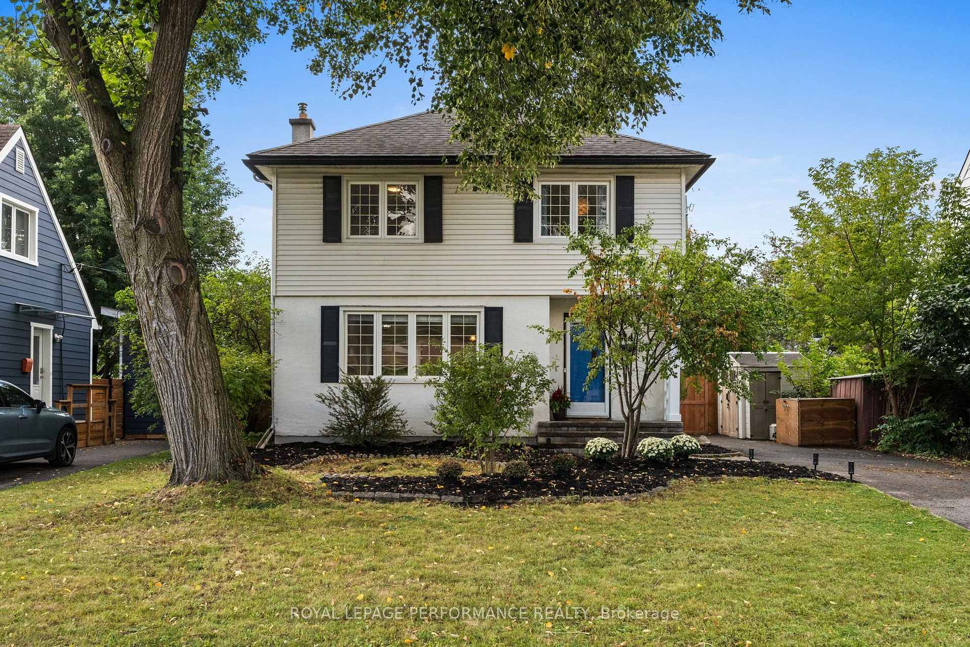 Photo 2 of 814 Raglan Avenue, Ottawa, Elmvale Acres — HOMEH