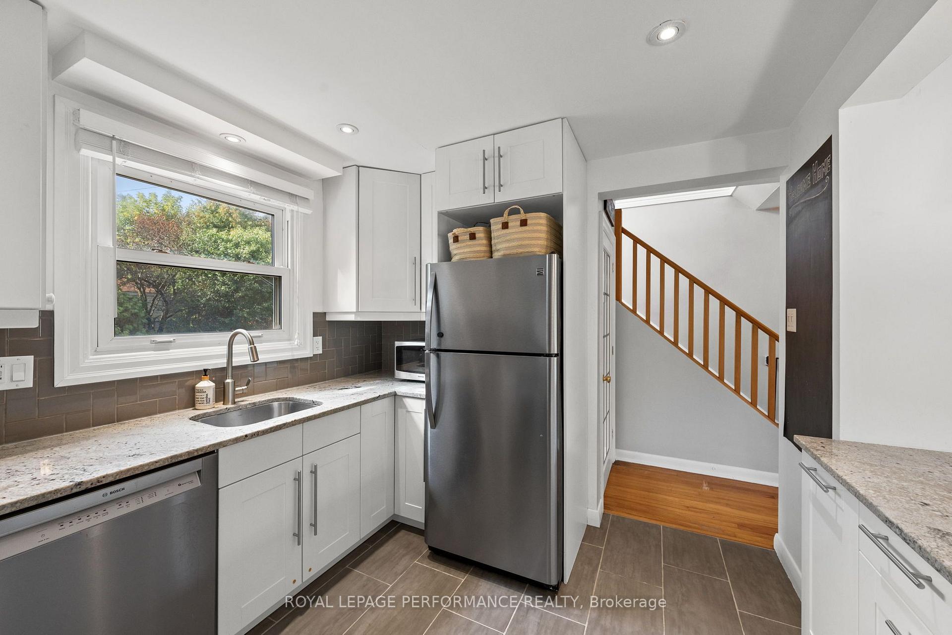 Photo 10 of 814 Raglan Avenue, Ottawa, Elmvale Acres — HOMEH