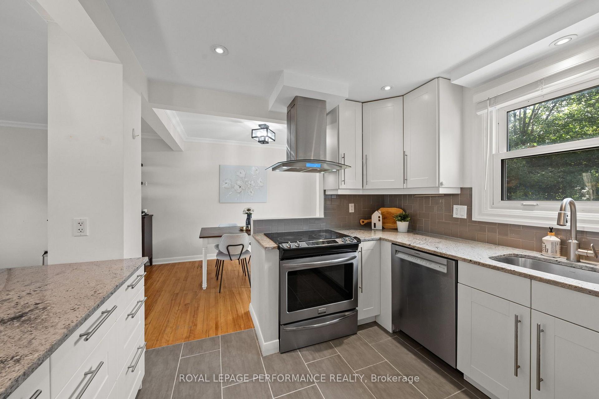 Photo 12 of 814 Raglan Avenue, Ottawa, Elmvale Acres — HOMEH