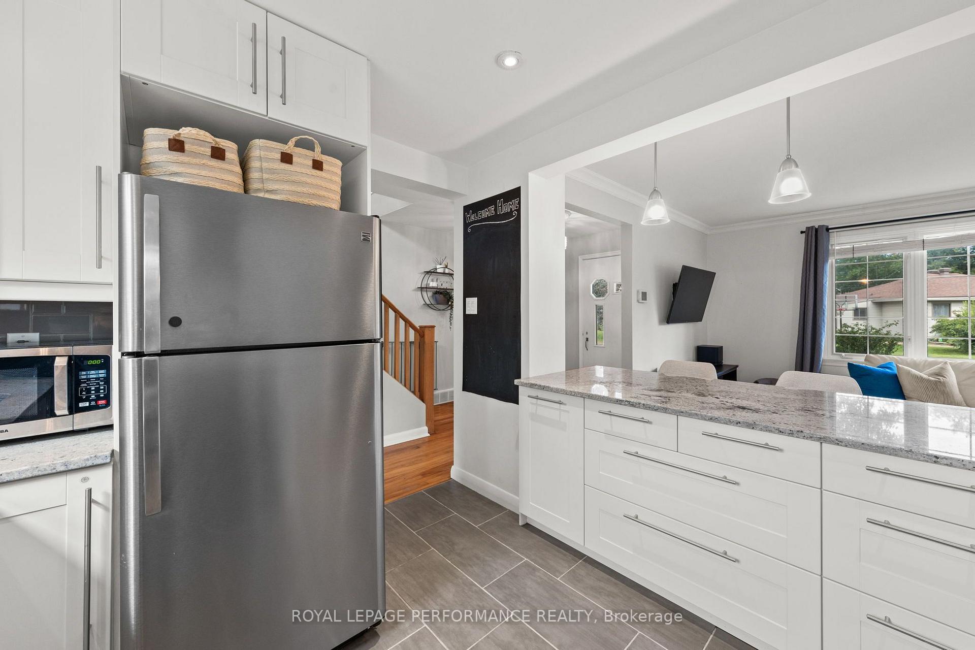 Photo 14 of 814 Raglan Avenue, Ottawa, Elmvale Acres — HOMEH