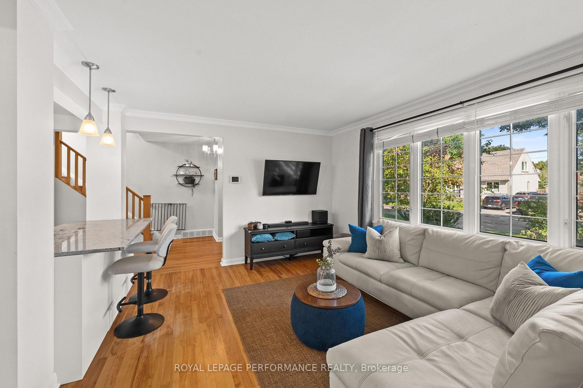 Photo 17 of 814 Raglan Avenue, Ottawa, Elmvale Acres — HOMEH