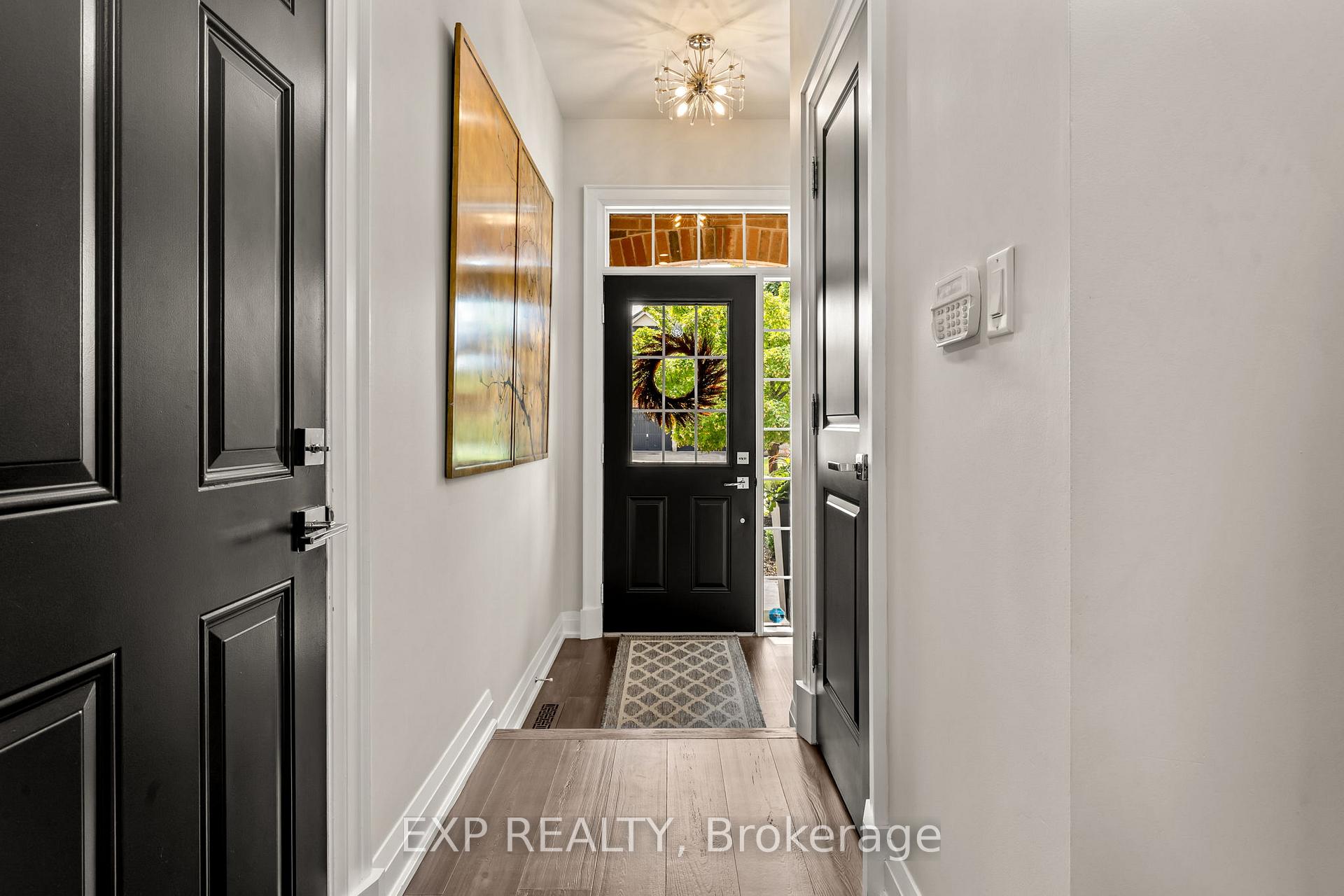 Photo 4 of 7 Seacove Court, Hamilton, Lakeshore — HOMEH