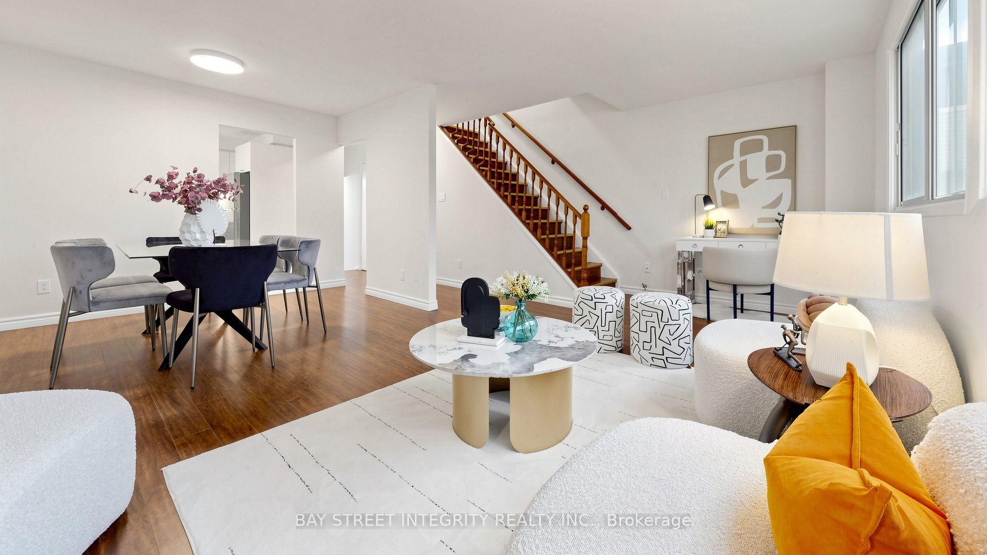 Photo 5 of 28 Townsend Road, North York, Hillcrest Village — HOMEH