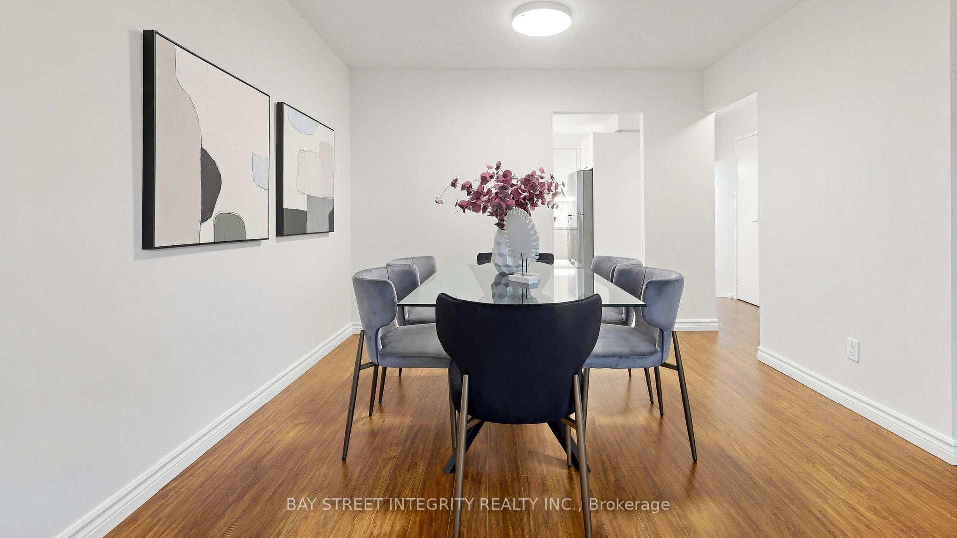 Photo 10 of 28 Townsend Road, North York, Hillcrest Village — HOMEH