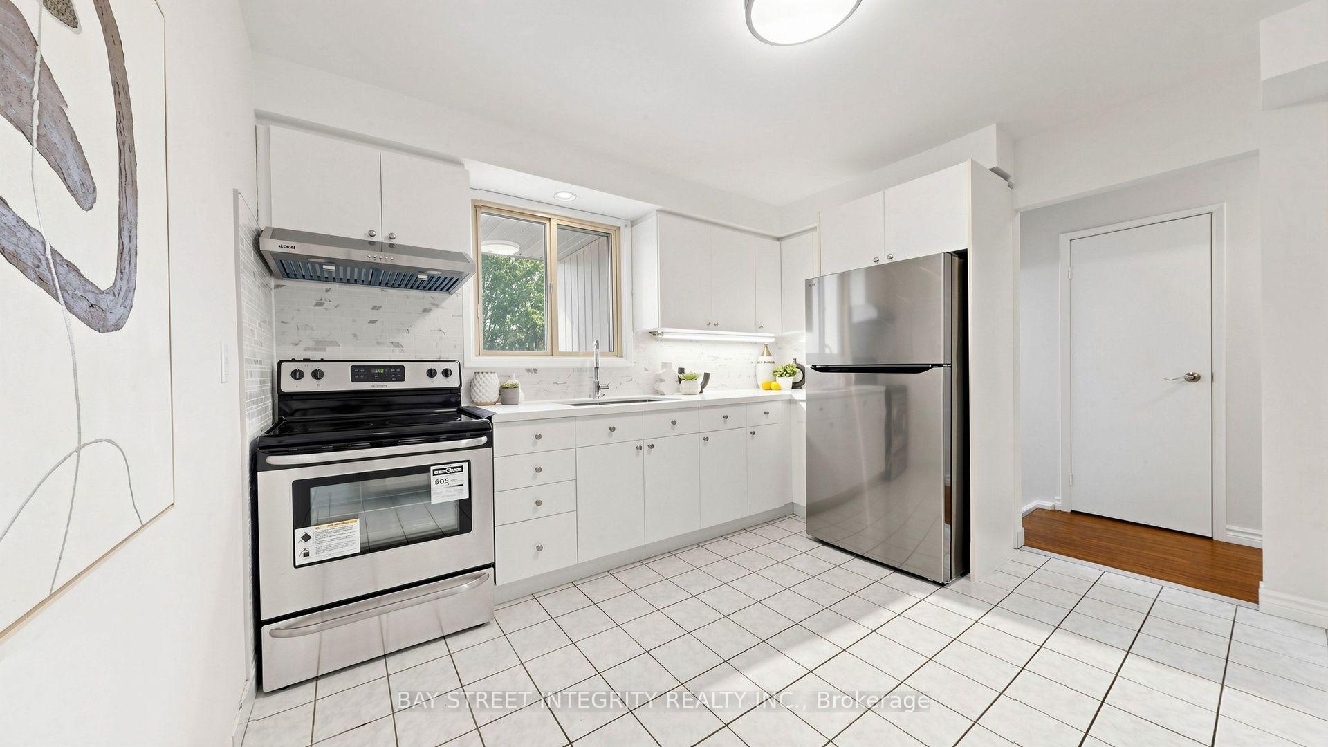 Photo 14 of 28 Townsend Road, North York, Hillcrest Village — HOMEH