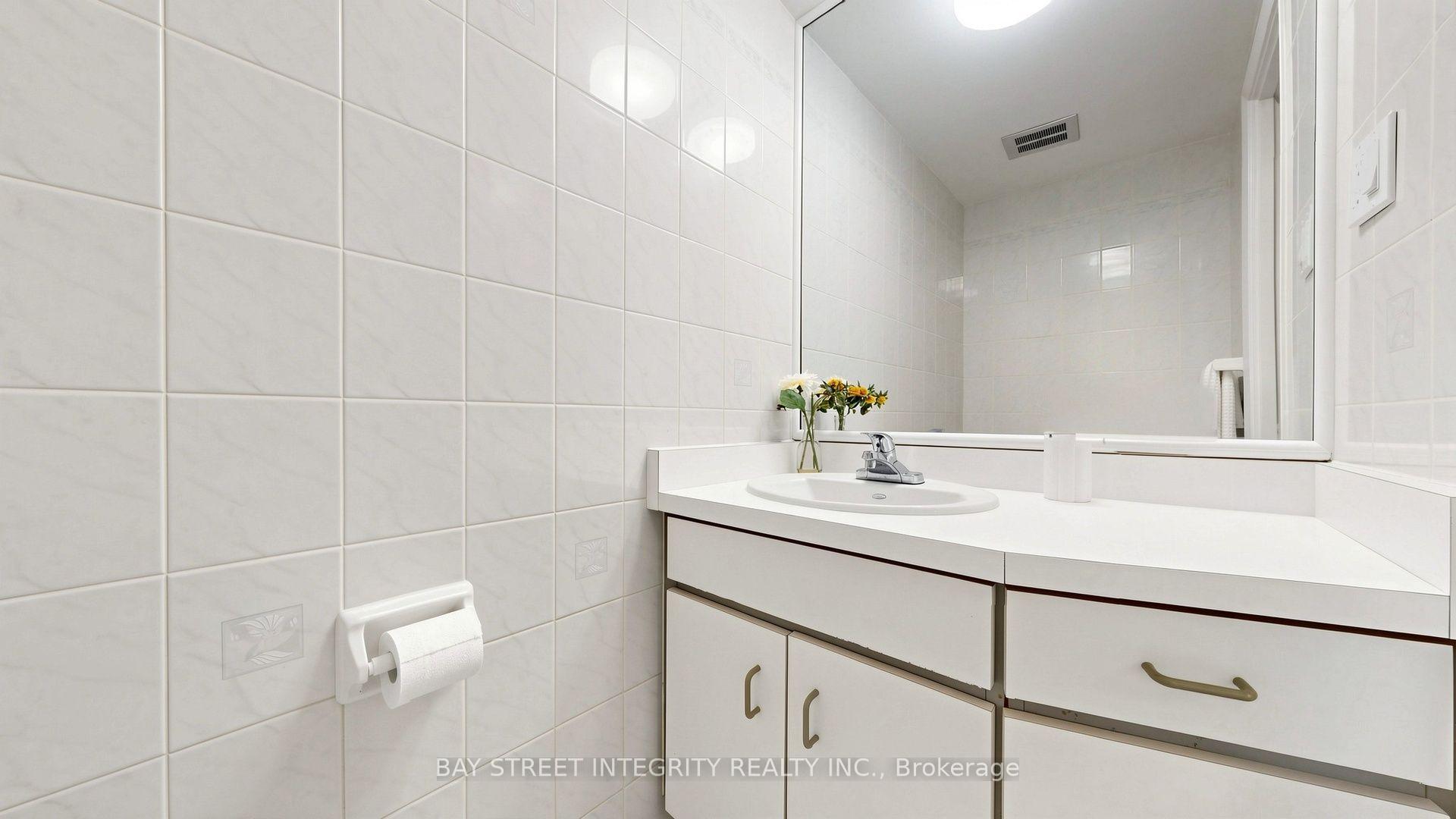 Photo 18 of 28 Townsend Road, North York, Hillcrest Village — HOMEH