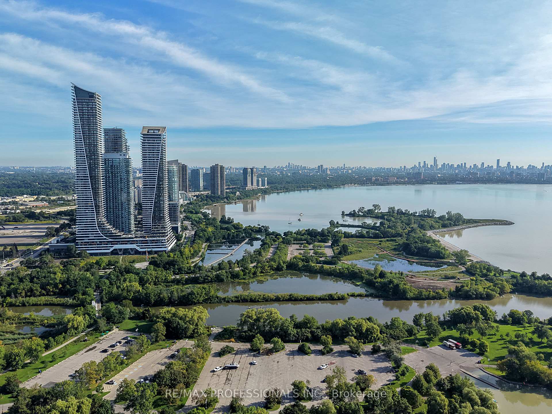 Photo 2 of Unit 2418, 30 Shore Breeze Drive, Etobicoke, Mimico — HOMEH