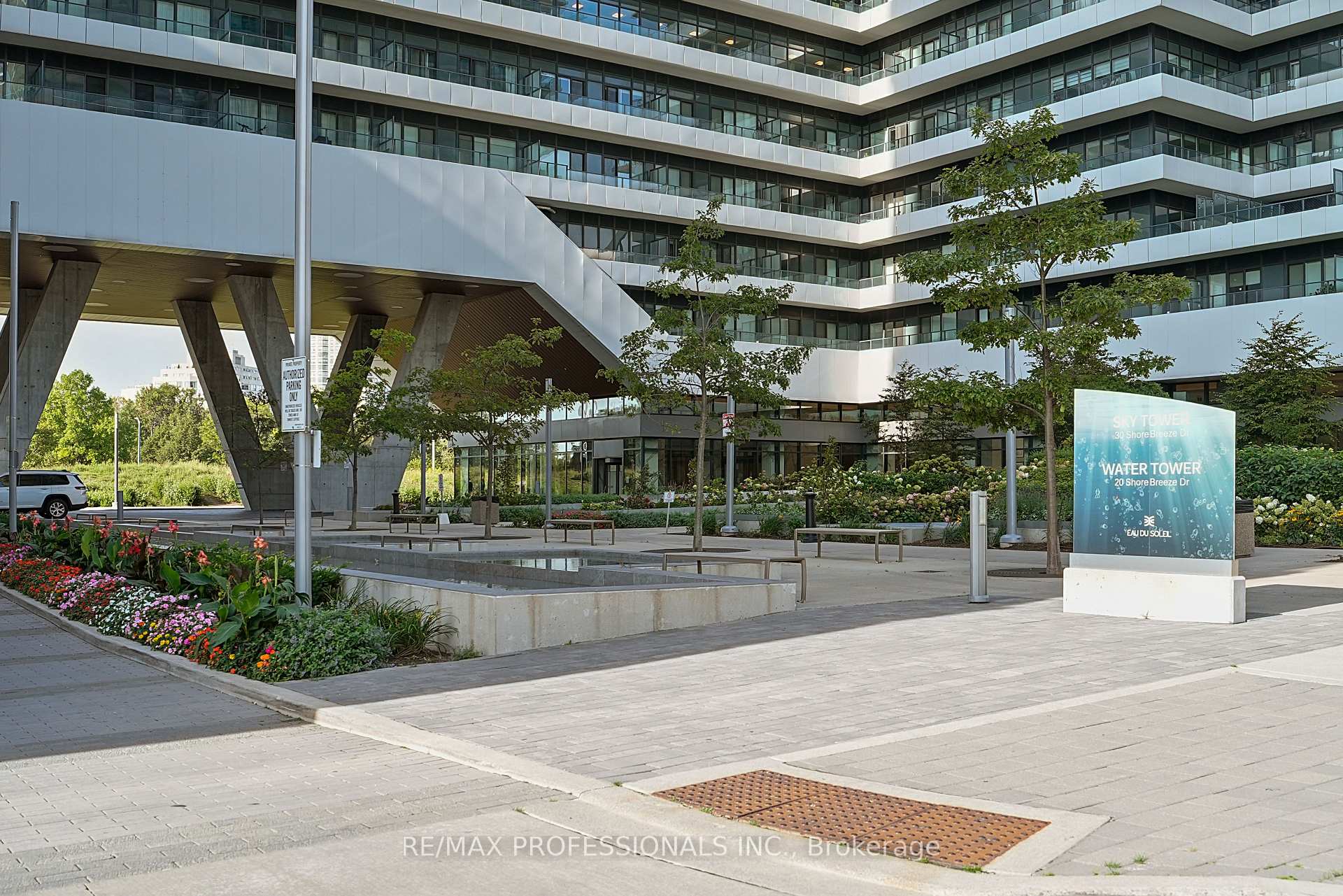 Photo 4 of Unit 2418, 30 Shore Breeze Drive, Etobicoke, Mimico — HOMEH