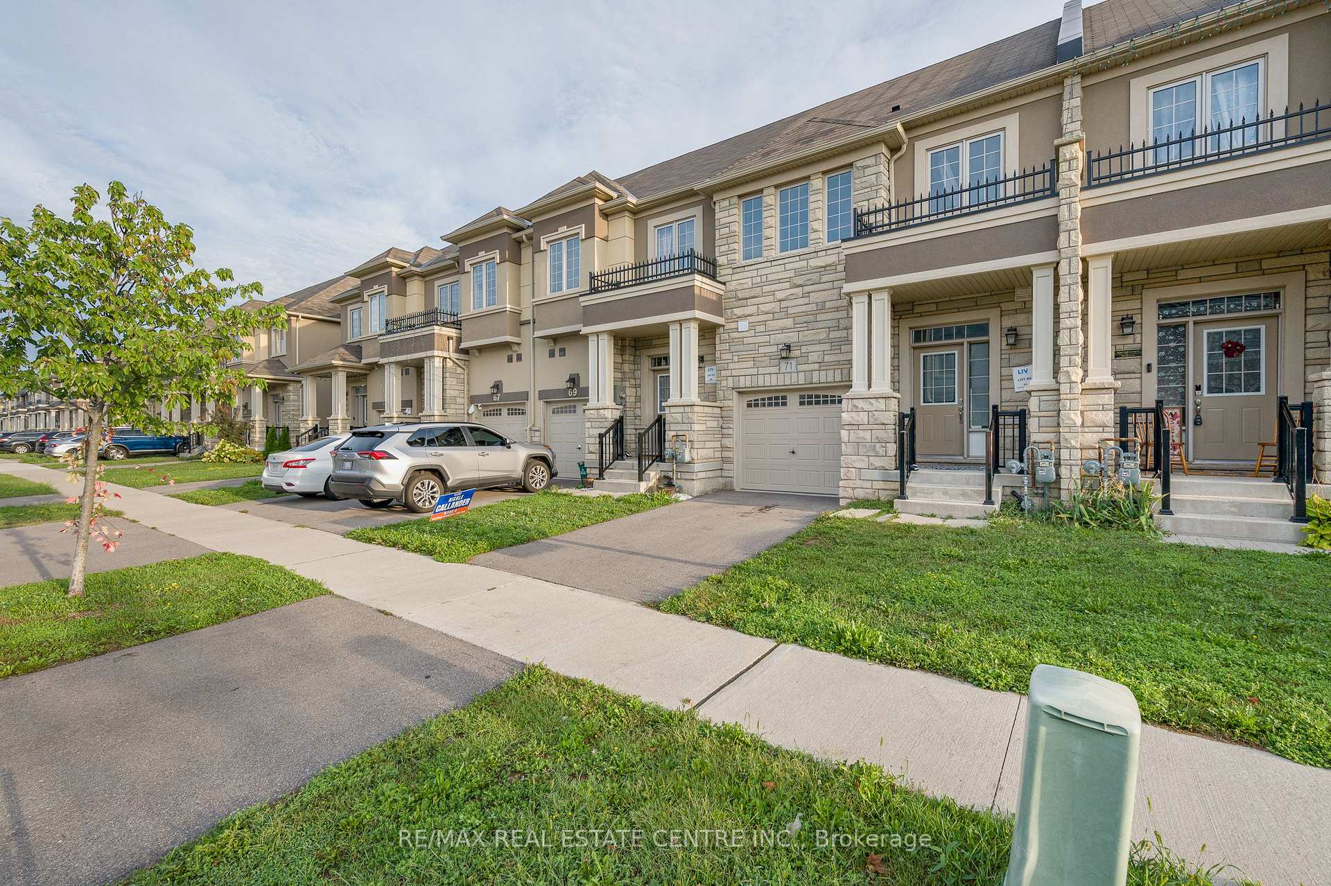Photo 5 of 71 Bilanski Farm Road, Brantford, Echo Place — HOMEH