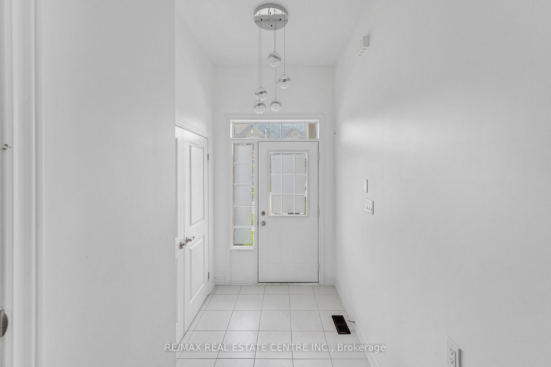 Photo 8 of 71 Bilanski Farm Road, Brantford, Echo Place — HOMEH