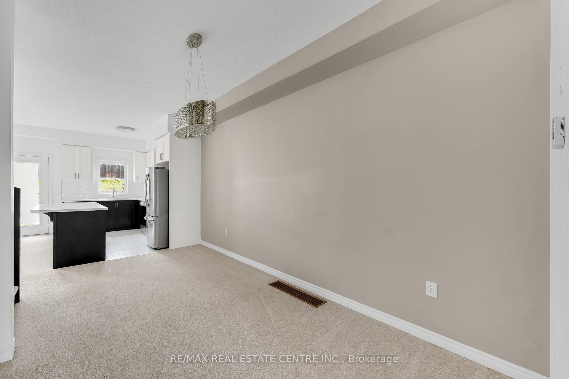 Photo 10 of 71 Bilanski Farm Road, Brantford, Echo Place — HOMEH