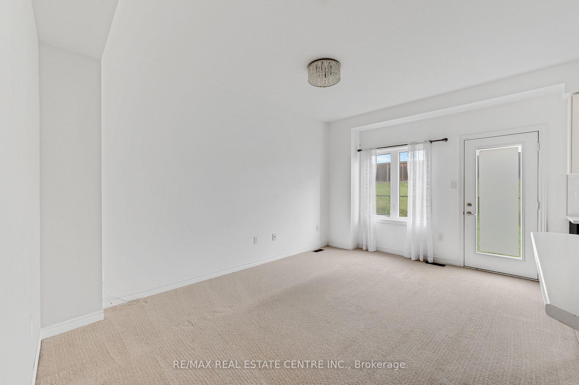 Photo 12 of 71 Bilanski Farm Road, Brantford, Echo Place — HOMEH