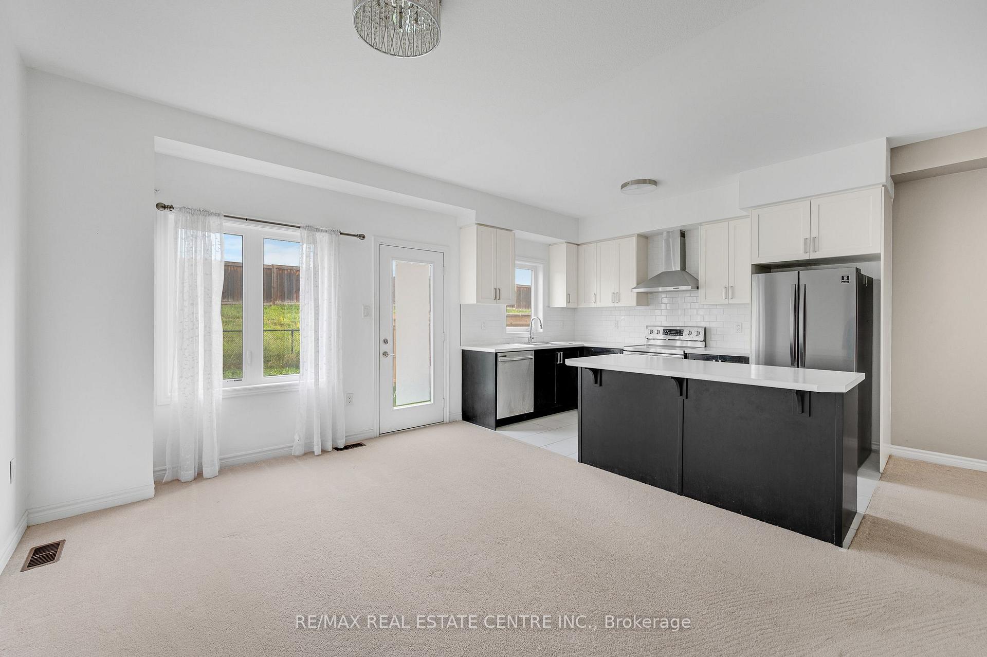 Photo 14 of 71 Bilanski Farm Road, Brantford, Echo Place — HOMEH