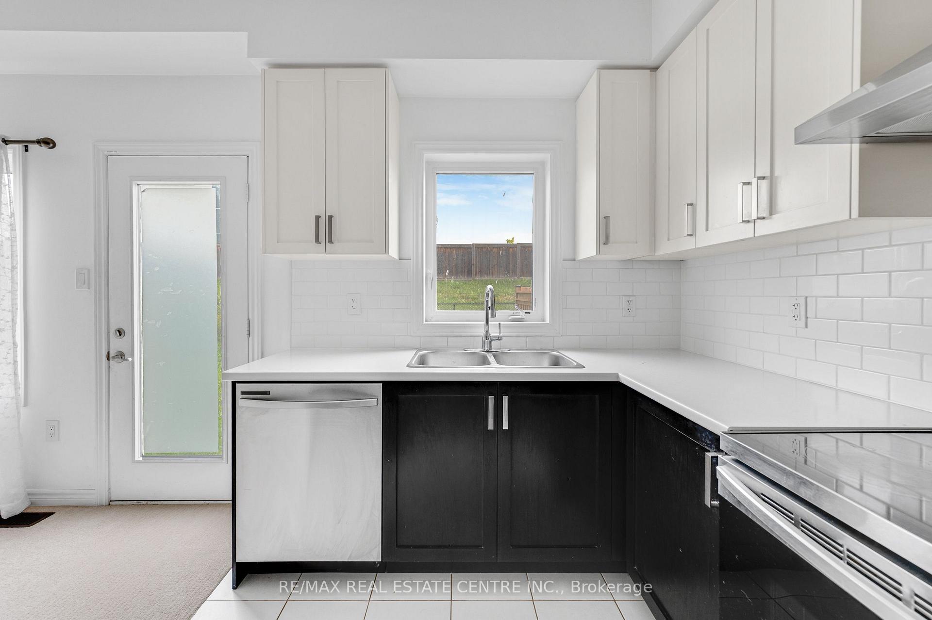 Photo 16 of 71 Bilanski Farm Road, Brantford, Echo Place — HOMEH