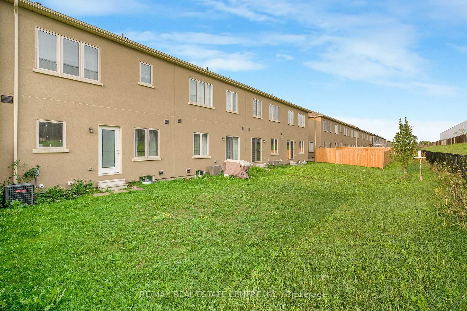 Photo 33 of 71 Bilanski Farm Road, Brantford, Echo Place — HOMEH
