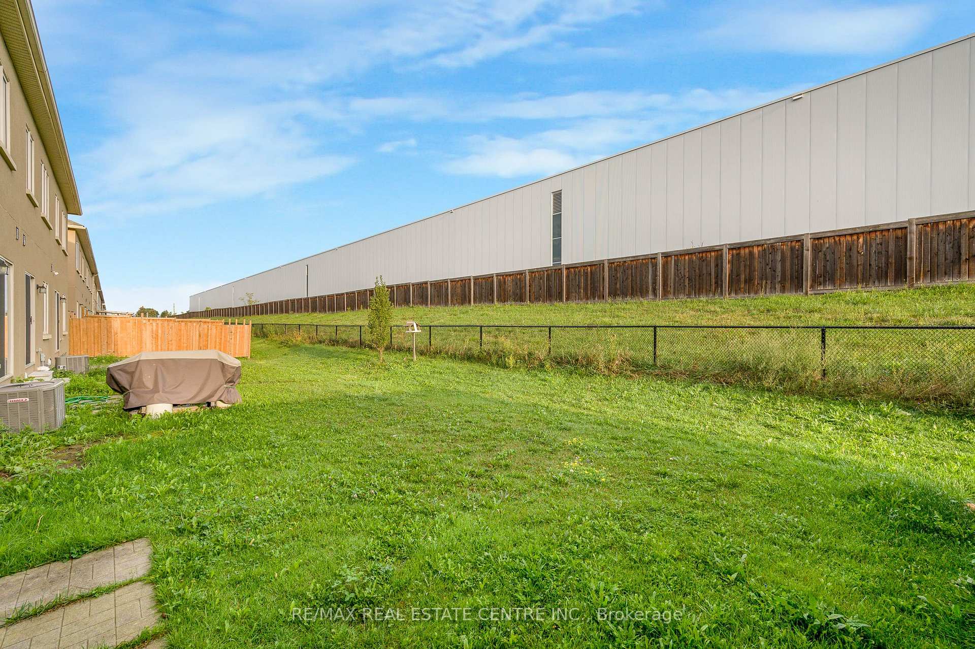 Photo 36 of 71 Bilanski Farm Road, Brantford, Echo Place — HOMEH