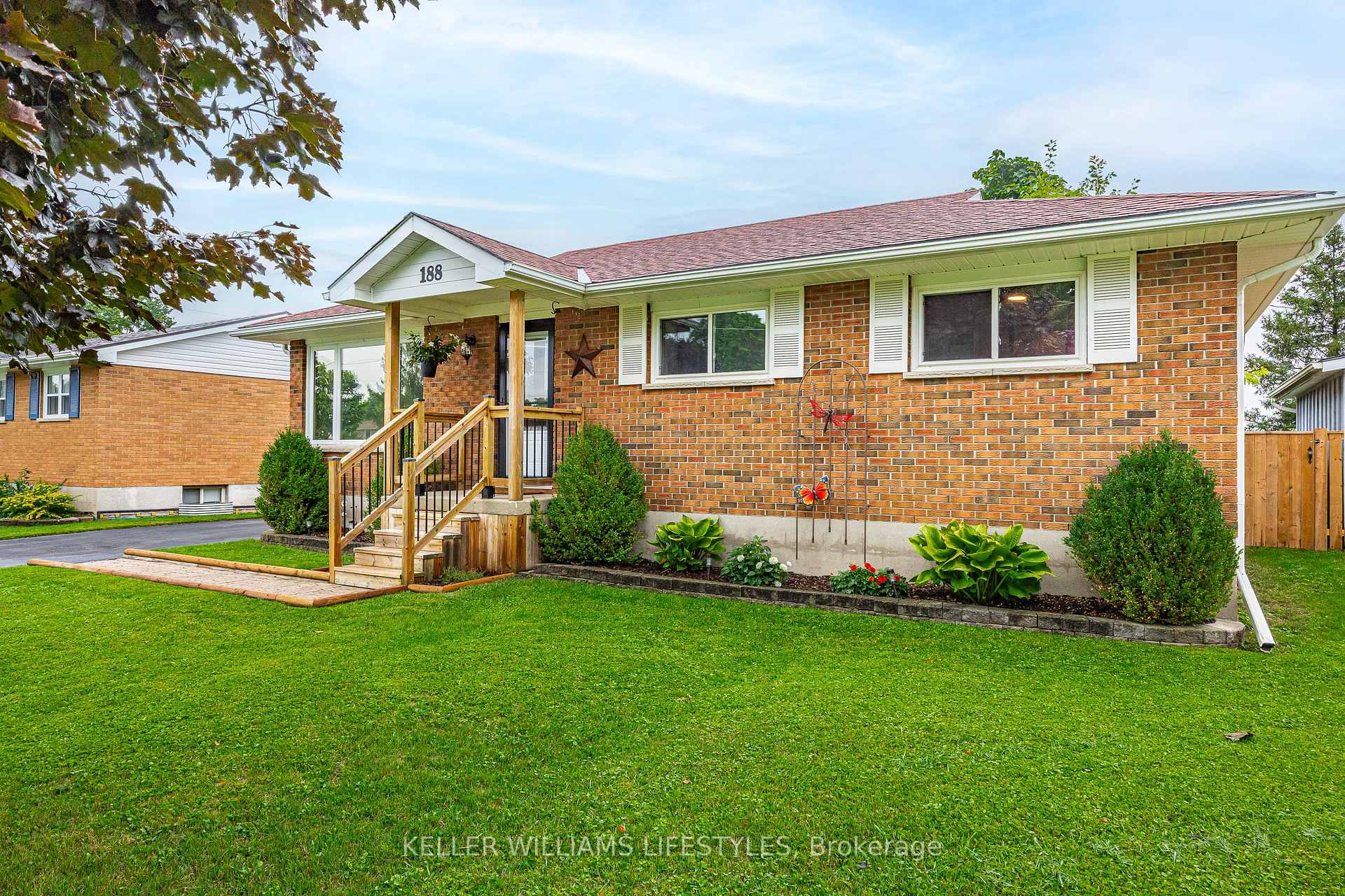Photo 4 of 188 Queen Street, North Middlesex, Ailsa Craig — HOMEH