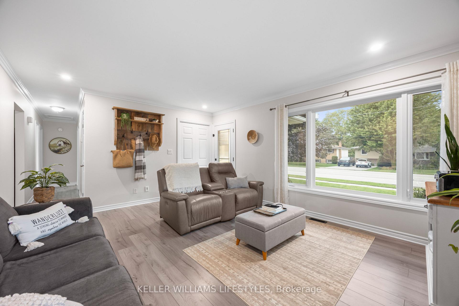 Photo 8 of 188 Queen Street, North Middlesex, Ailsa Craig — HOMEH