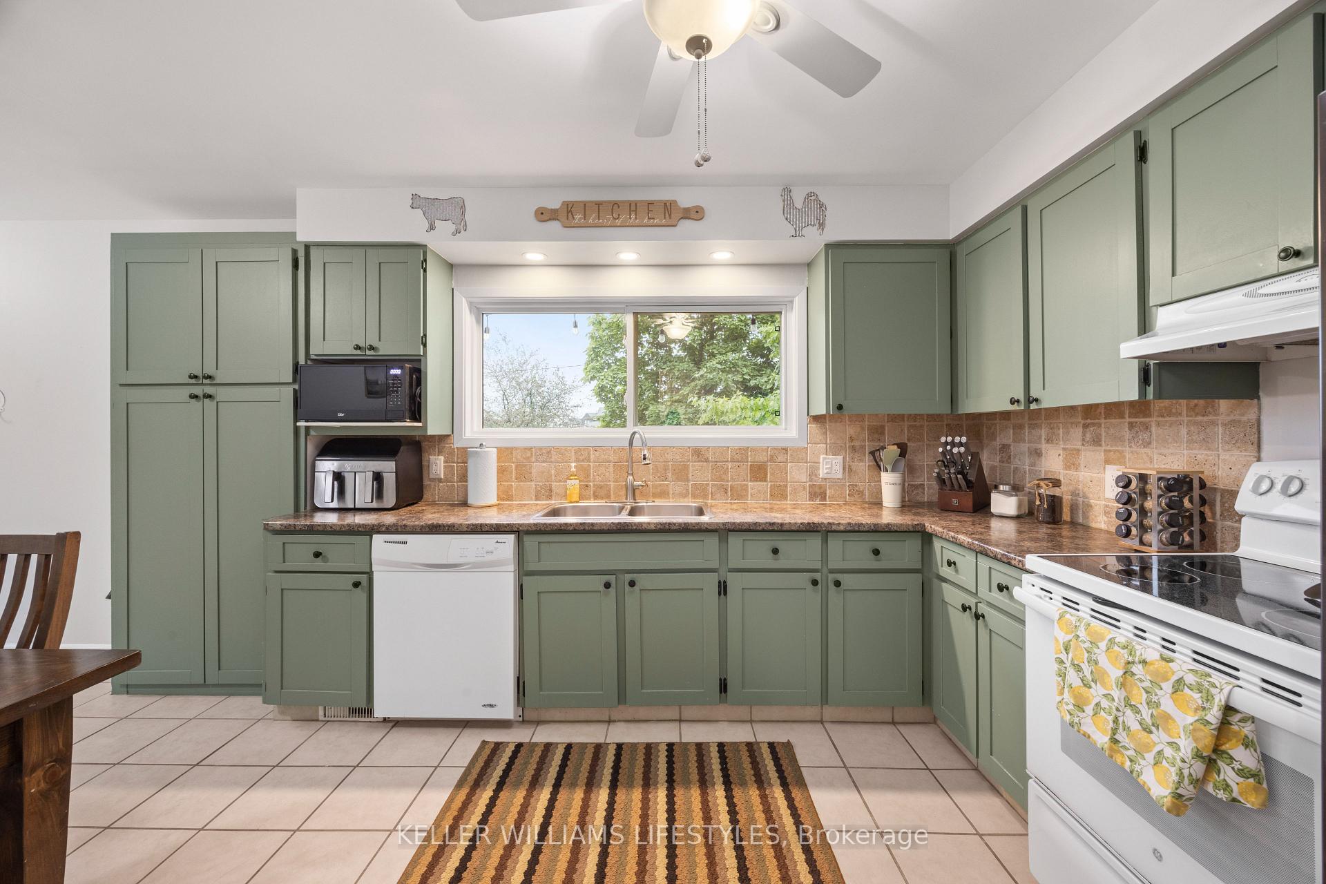 Photo 11 of 188 Queen Street, North Middlesex, Ailsa Craig — HOMEH
