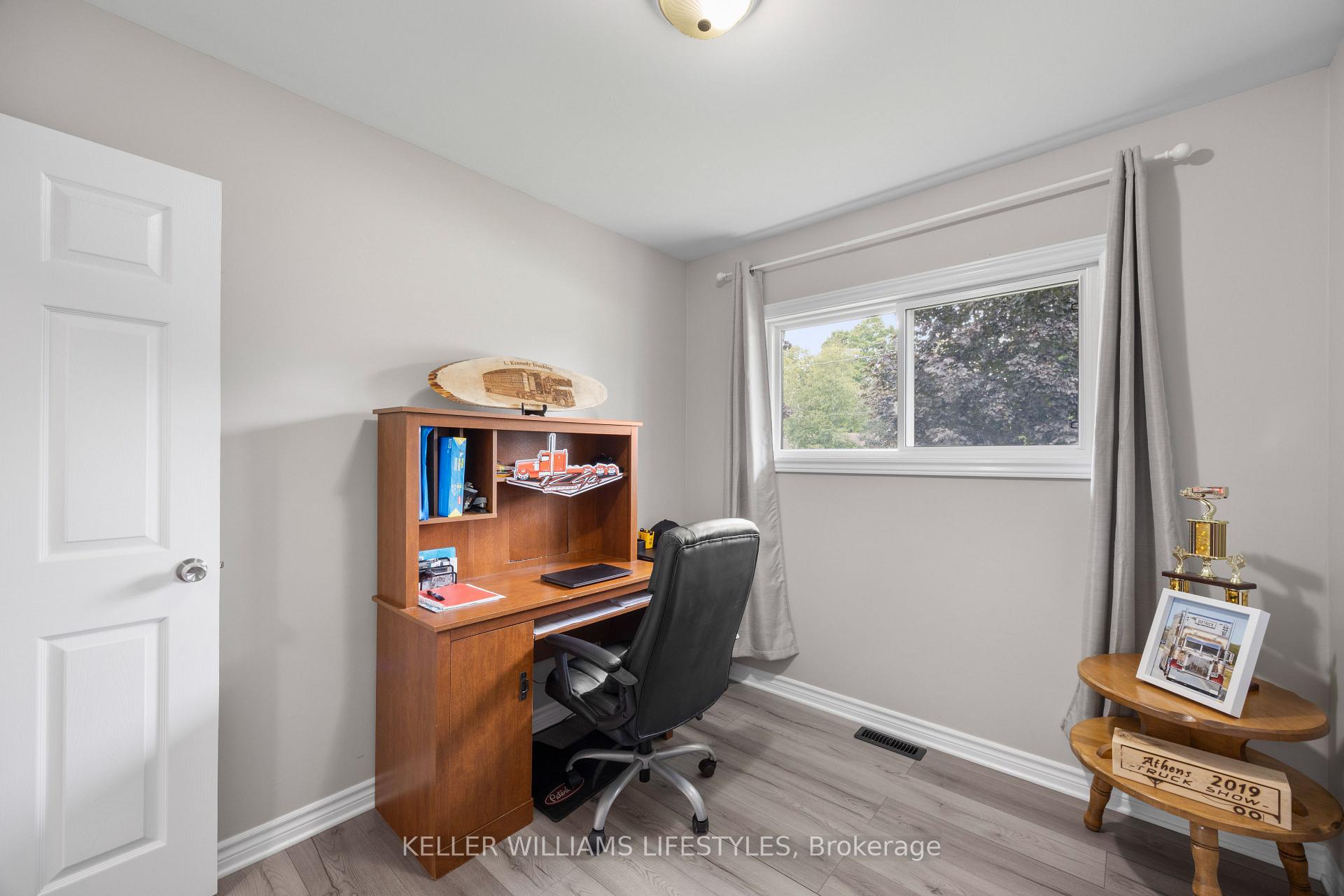 Photo 18 of 188 Queen Street, North Middlesex, Ailsa Craig — HOMEH