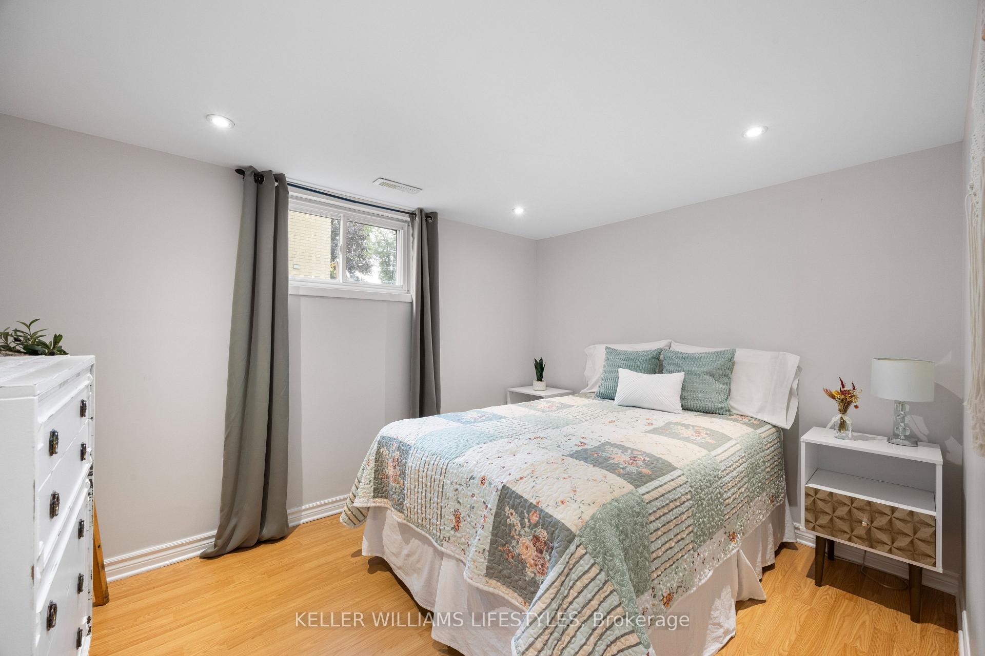 Photo 26 of 188 Queen Street, North Middlesex, Ailsa Craig — HOMEH