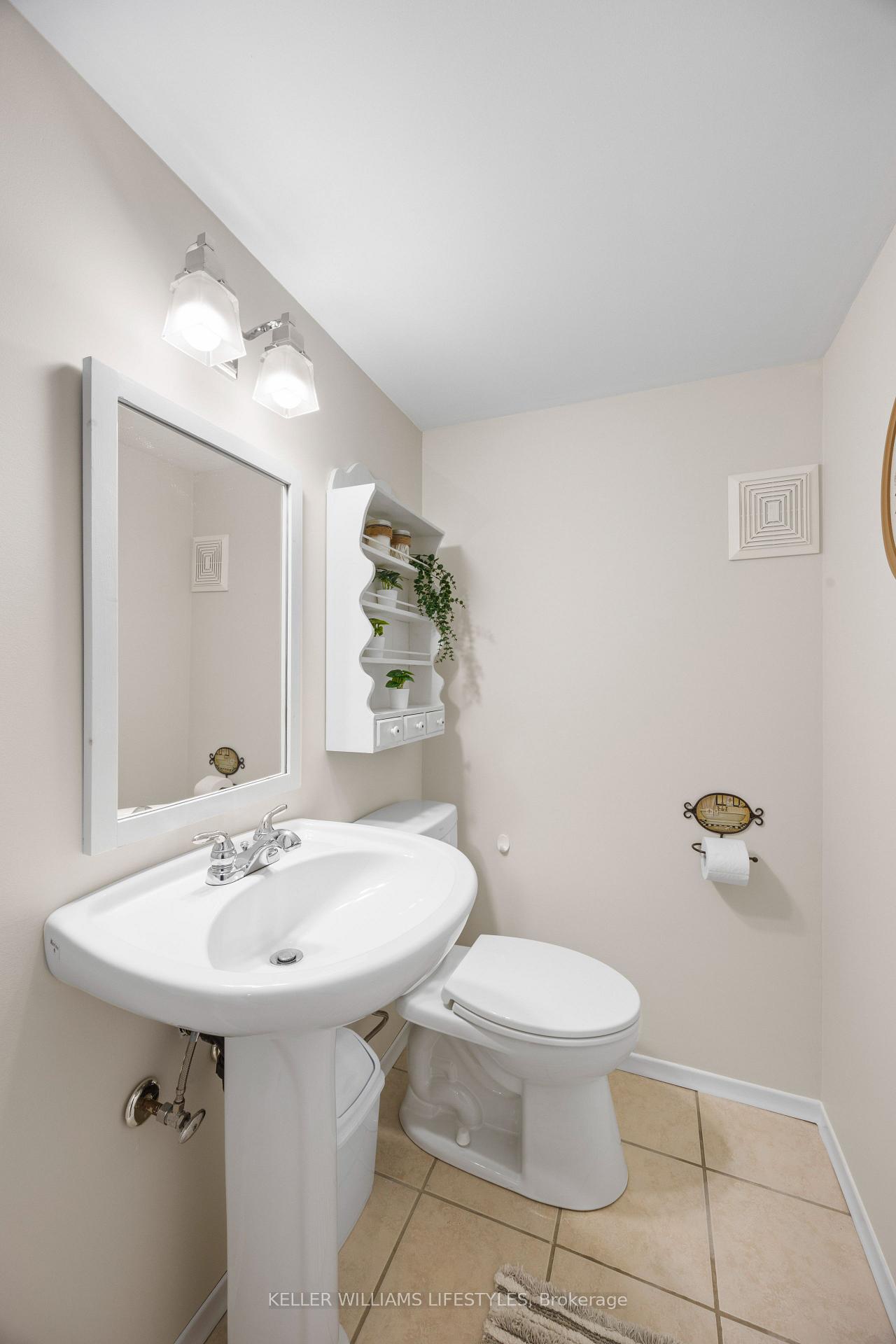 Photo 27 of 188 Queen Street, North Middlesex, Ailsa Craig — HOMEH