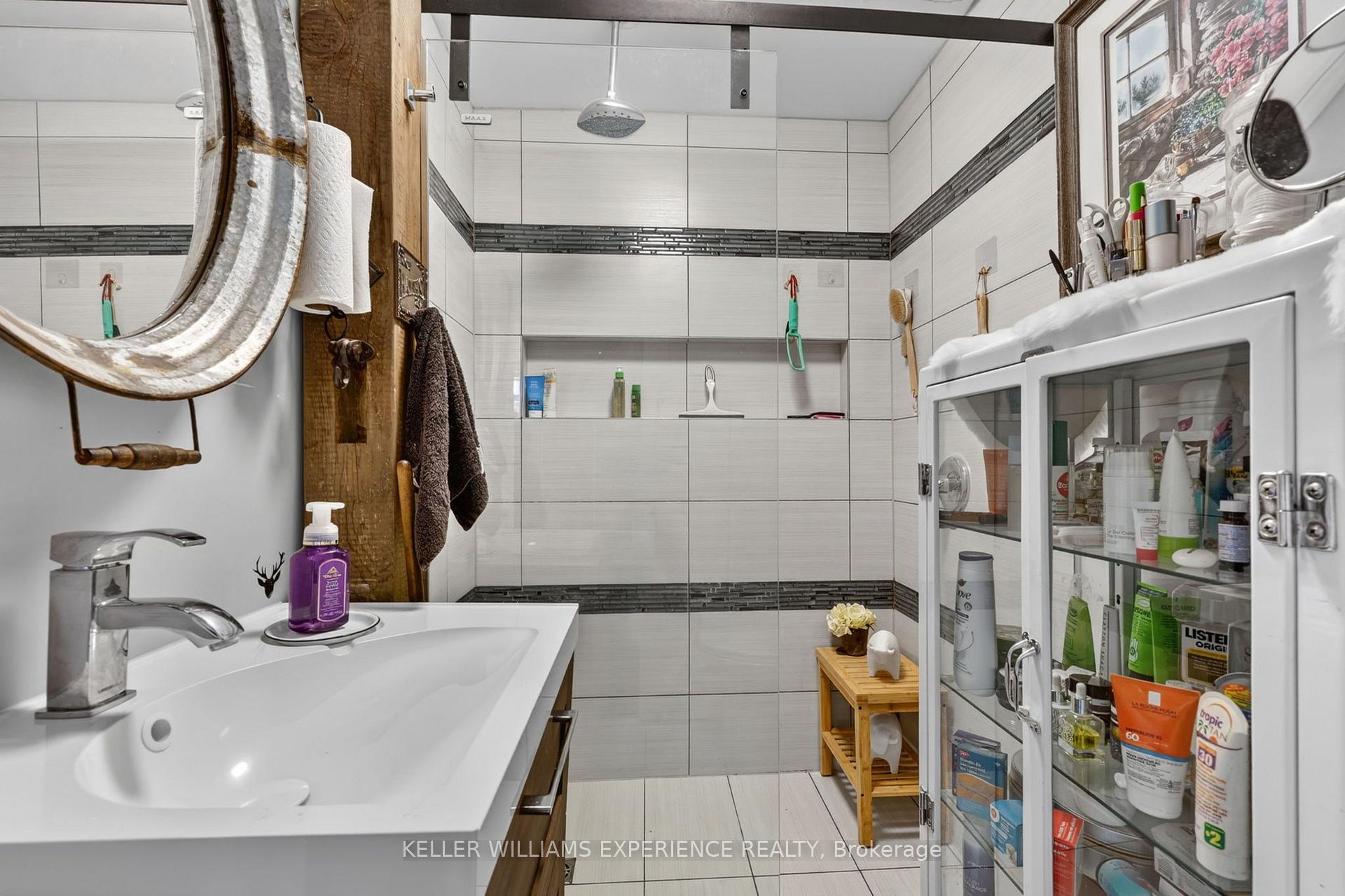 Photo 15 of 79 Penetang Street, Barrie, Codrington — HOMEH