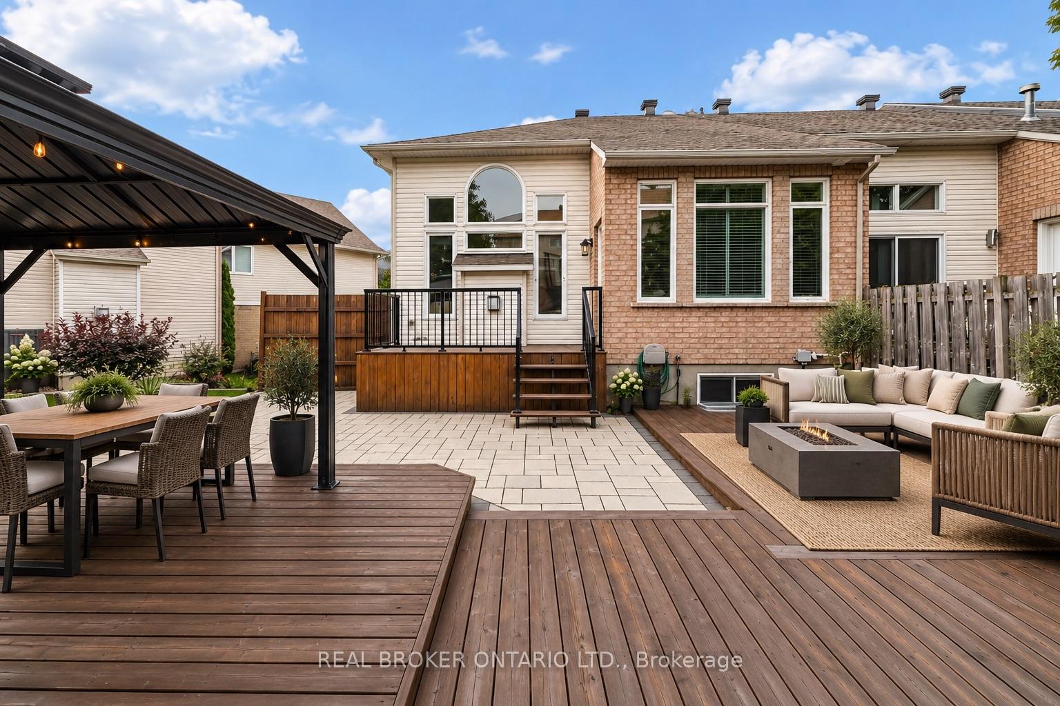 Photo 4 of 132 Macassa Circle, Ottawa, Kanata - Kanata Lakes/Heritage Hills — HOMEH