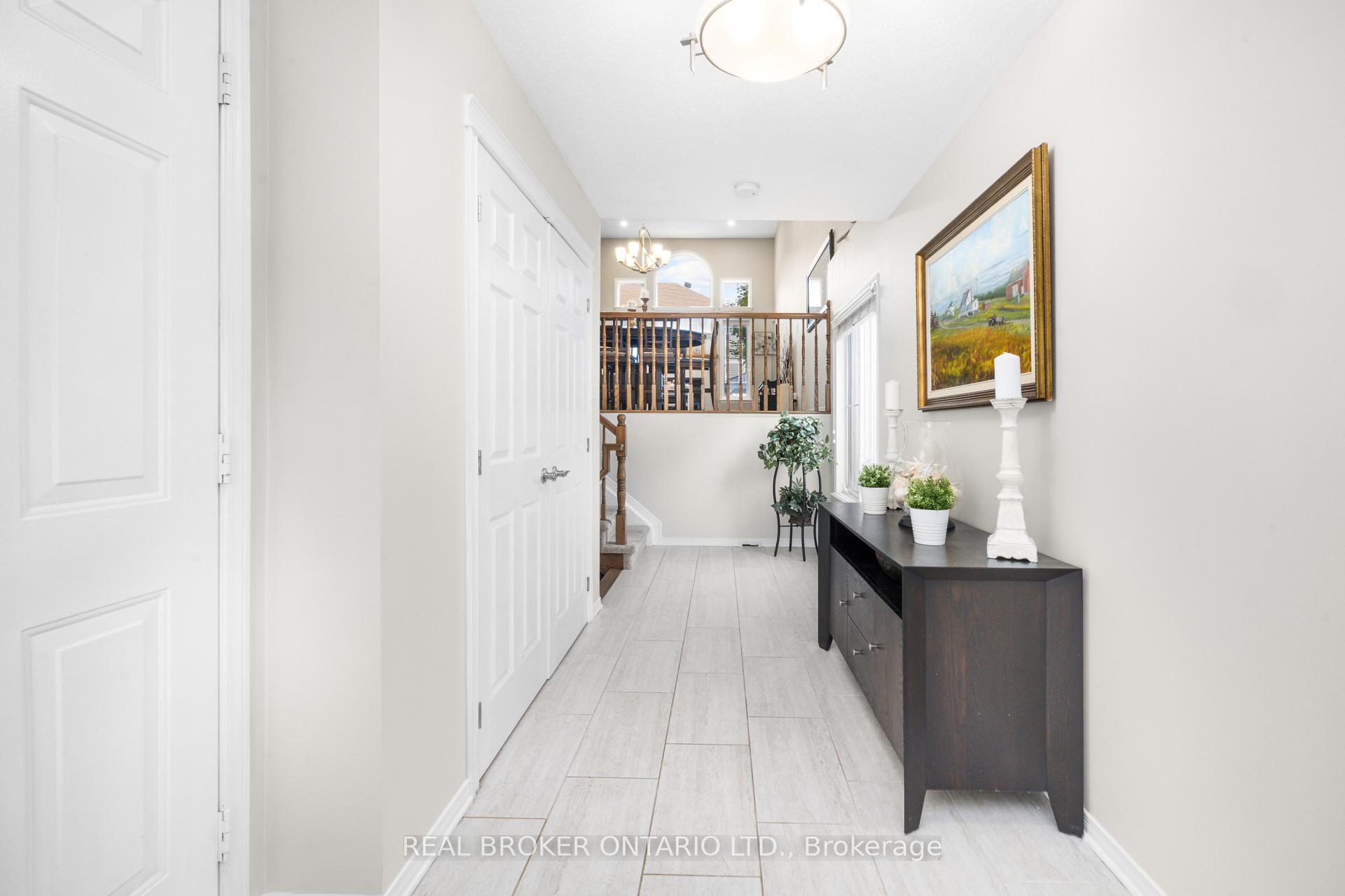 Photo 6 of 132 Macassa Circle, Ottawa, Kanata - Kanata Lakes/Heritage Hills — HOMEH
