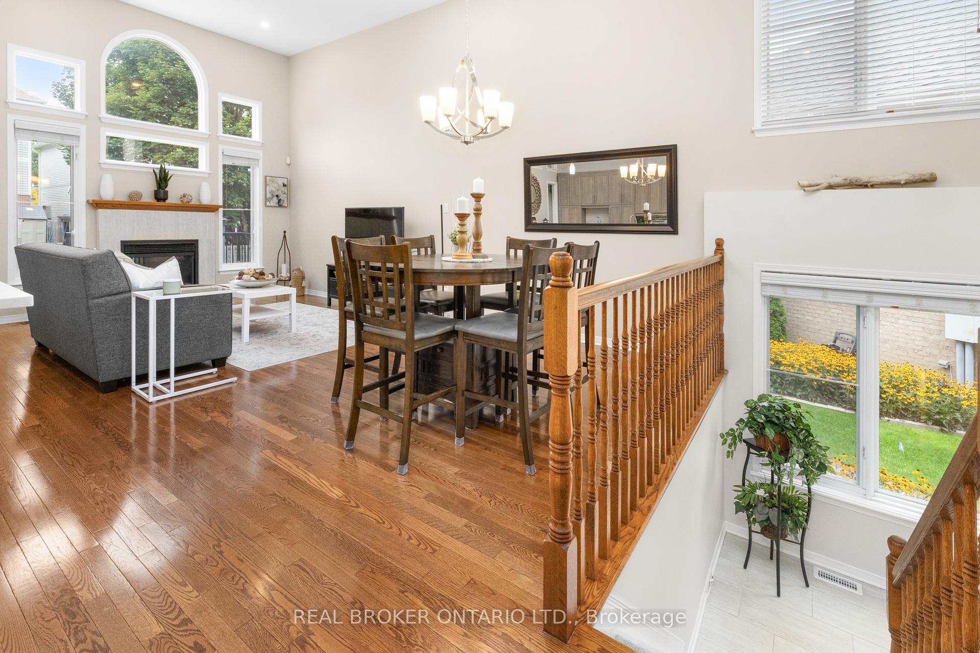 Photo 8 of 132 Macassa Circle, Ottawa, Kanata - Kanata Lakes/Heritage Hills — HOMEH