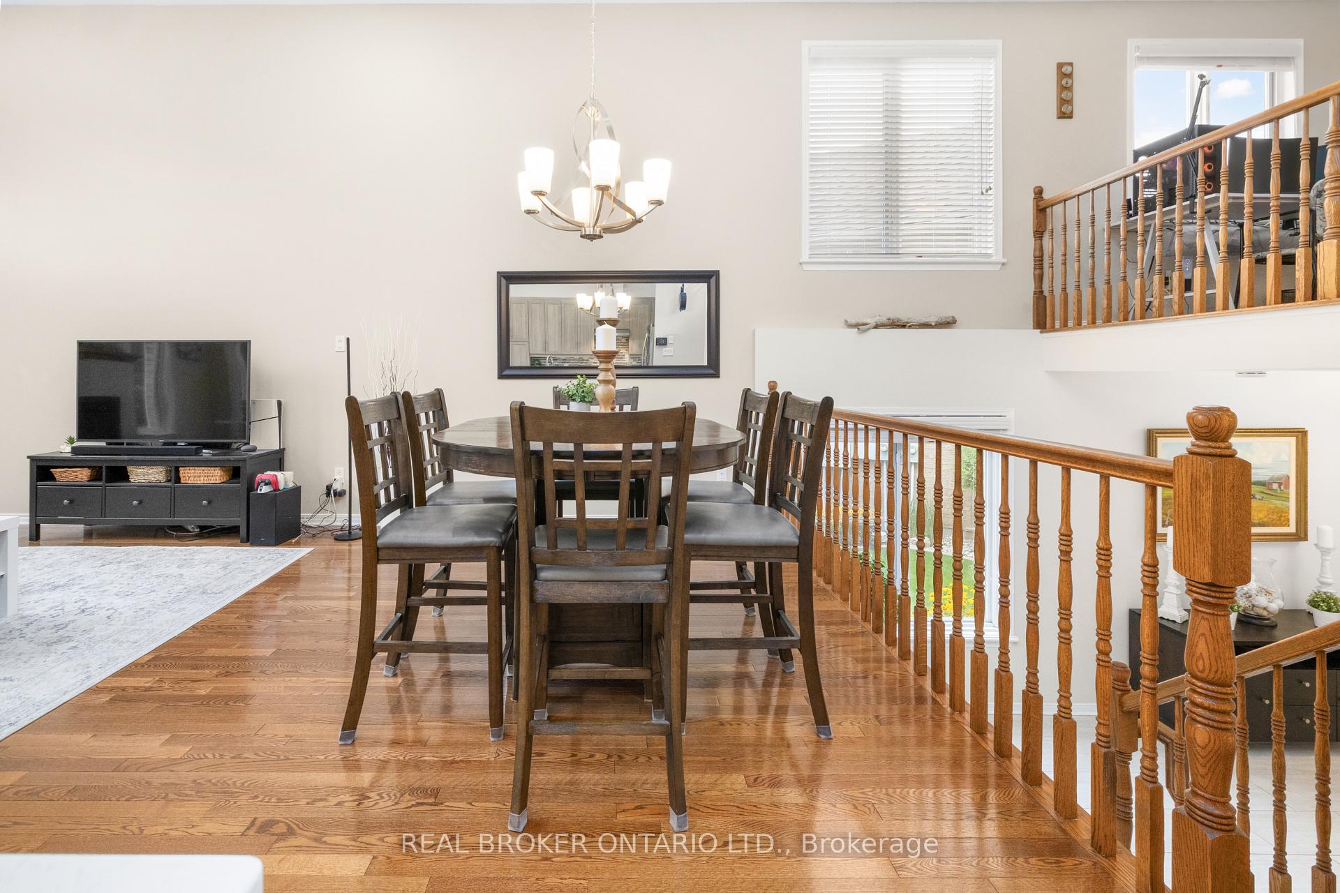 Photo 10 of 132 Macassa Circle, Ottawa, Kanata - Kanata Lakes/Heritage Hills — HOMEH