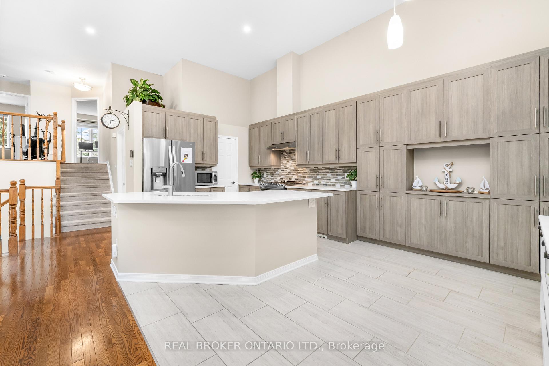 Photo 20 of 132 Macassa Circle, Ottawa, Kanata - Kanata Lakes/Heritage Hills — HOMEH