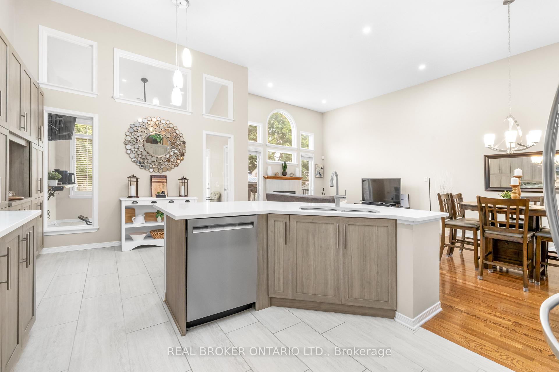 Photo 26 of 132 Macassa Circle, Ottawa, Kanata - Kanata Lakes/Heritage Hills — HOMEH