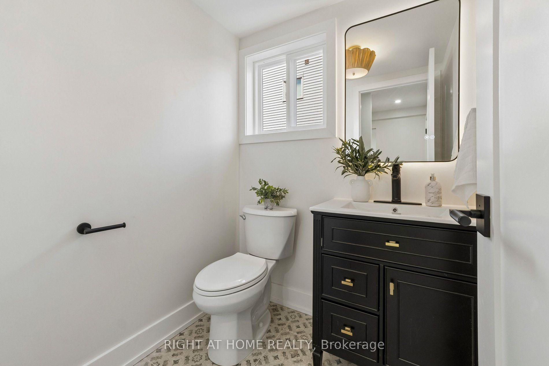 Photo 10 of 16 Ian Fleming Crescent, Whitby, Rolling Acres — HOMEH