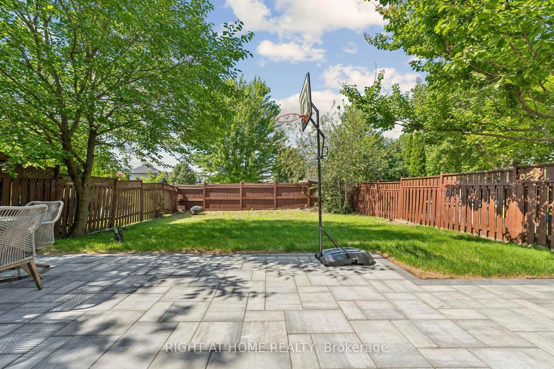 Photo 26 of 16 Ian Fleming Crescent, Whitby, Rolling Acres — HOMEH