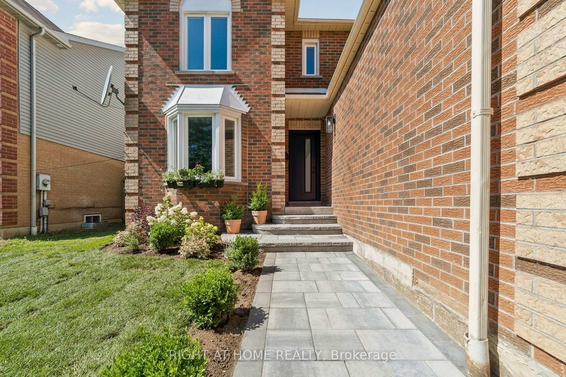 Photo 29 of 16 Ian Fleming Crescent, Whitby, Rolling Acres — HOMEH